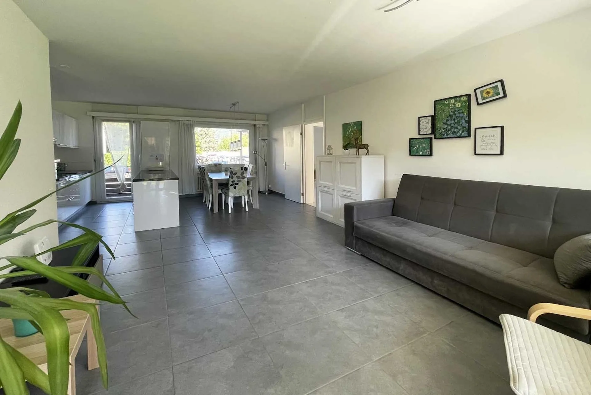 HELLES 4.5-ZIMMER-WOHNUNG MIT TERRASSEN UND POOL IN PONTE CAPRIASCA