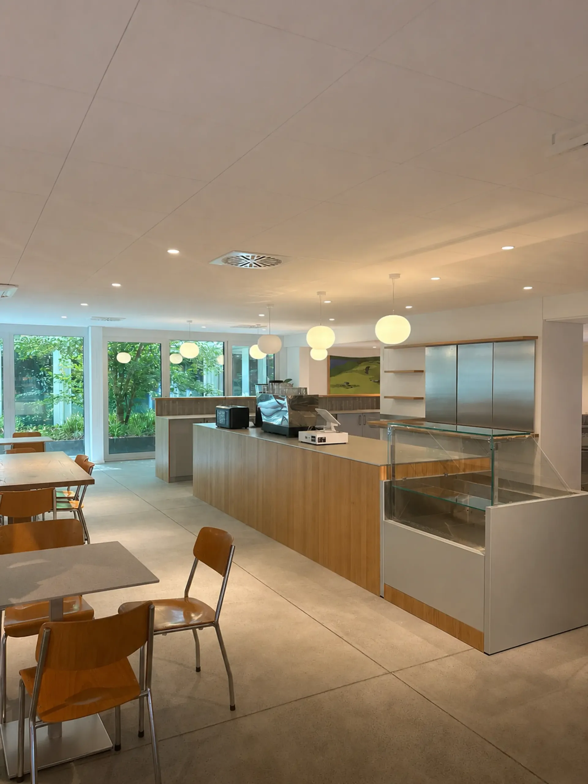 Zu vermieten! Übernahme eines Mietvertrags für eine schöne Gewerbefläche, für Café/Tea-Room in Sion!
