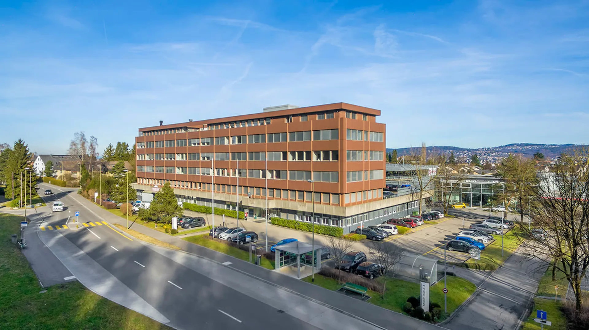 Simple Workspace Rüschlikon - Furnished Office Space for Rent