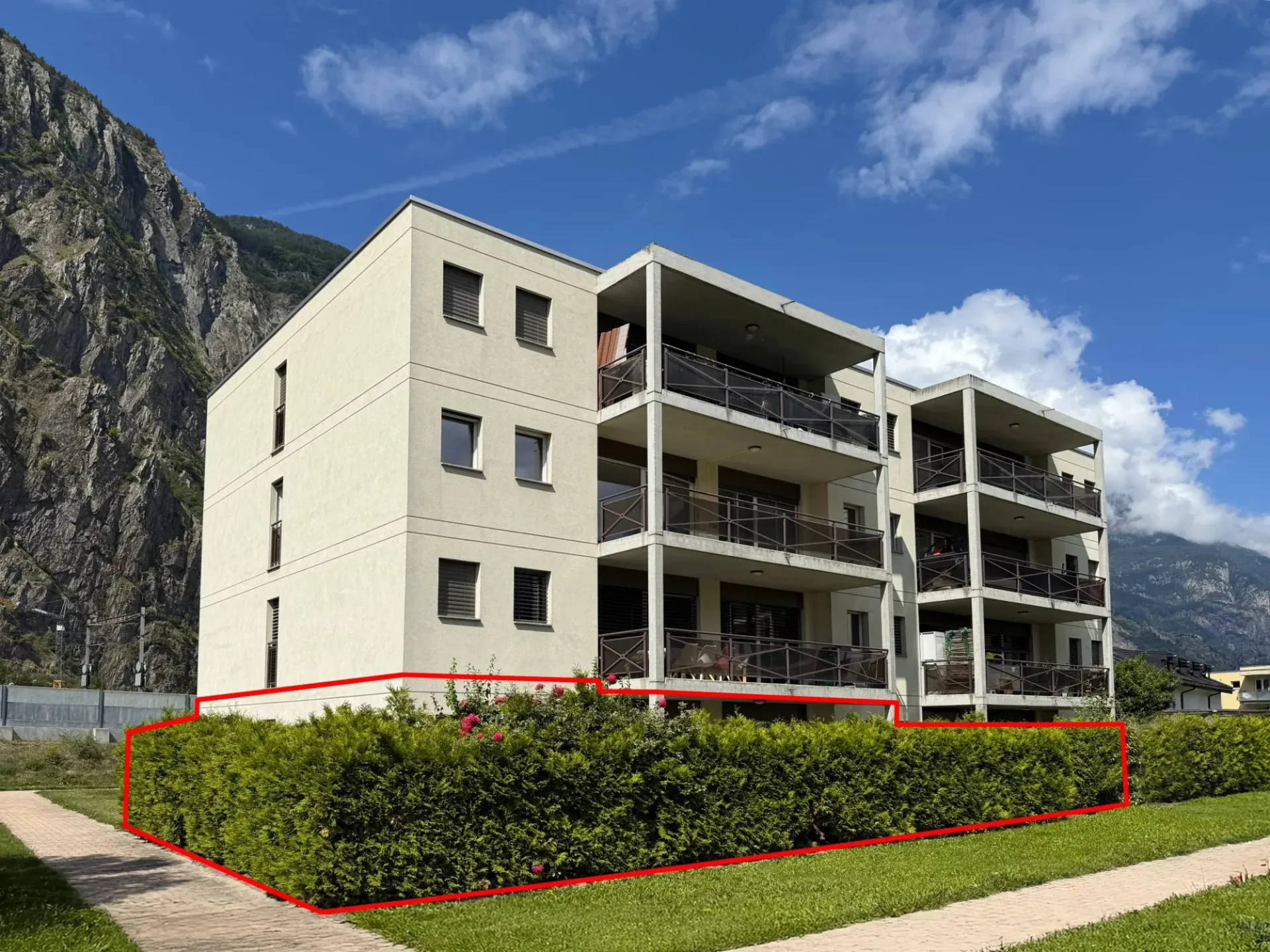 Geräumiges Erdgeschoss-Reihenhaus mit 5.5 Zimmern in Martigny