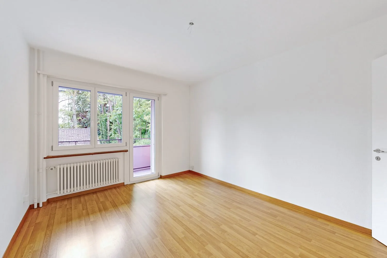 Helle Wohnung im ruhigen Birchiquartier. Neuer Mieter per 01.11.2026 gesucht