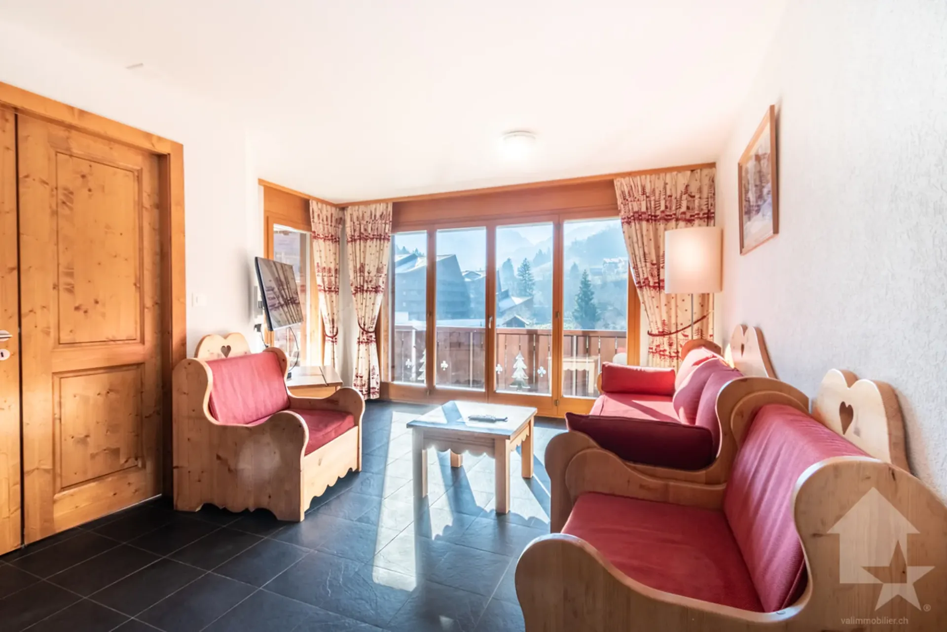 Joli appartement de 3.5 pces avec studio indépendant
