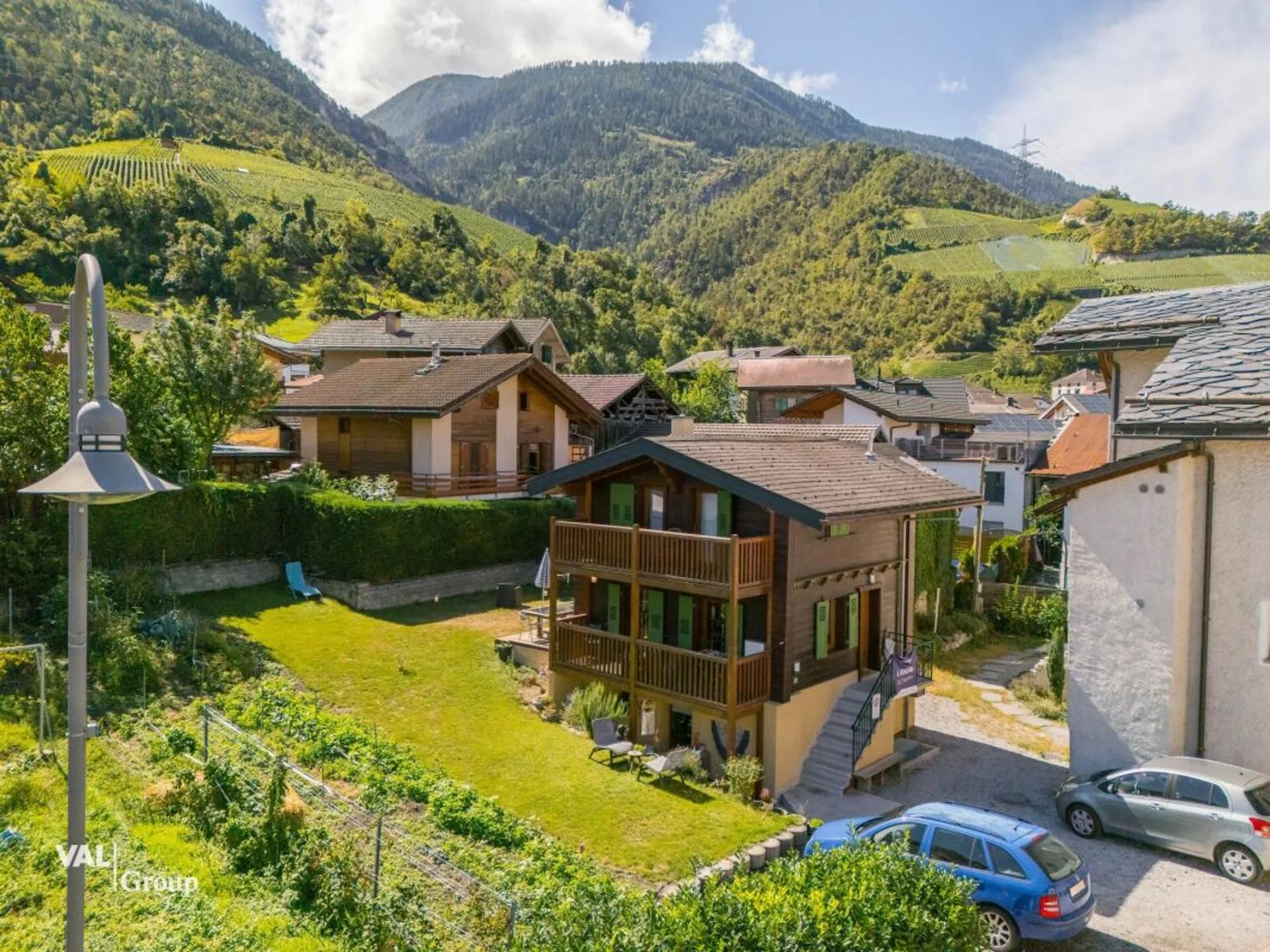 Charmanter kleiner Chalet mit geräumigem Garten, mitten im Herzen des Dorfes