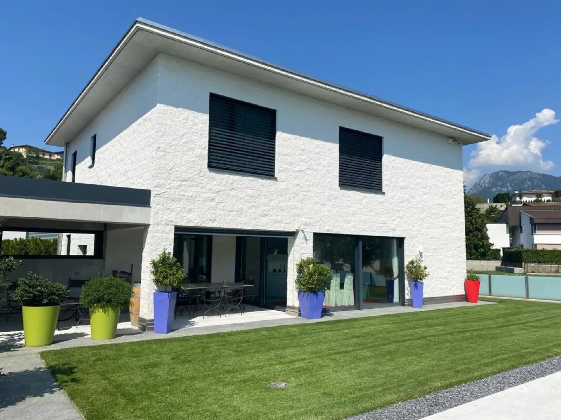 Moderne Villa mit Pool und erweiterter Domotik - Exklusivität und Komfort in Reichweite