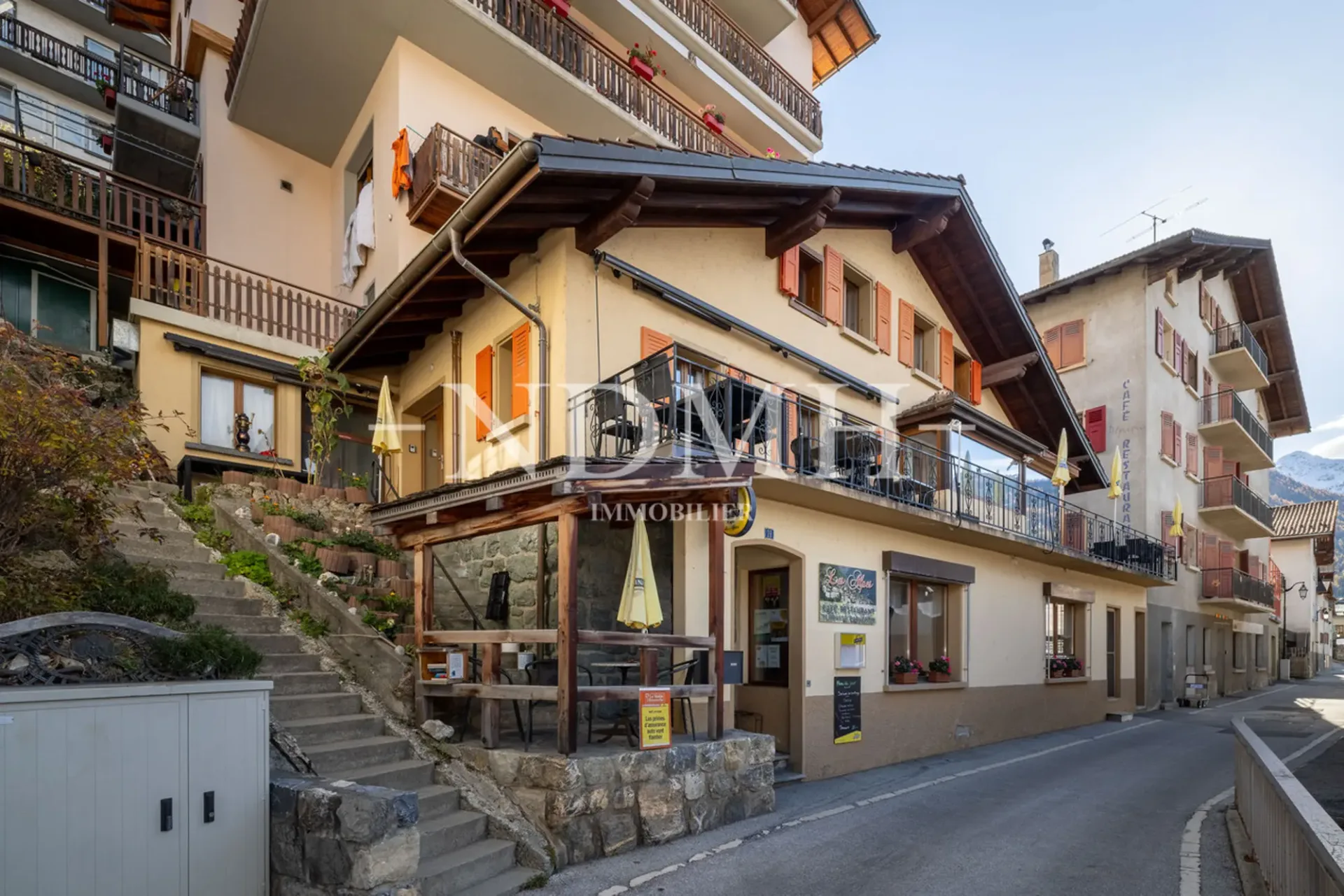 Im Herzen des Dorfes - Duplex-Wohnung mit Restaurant