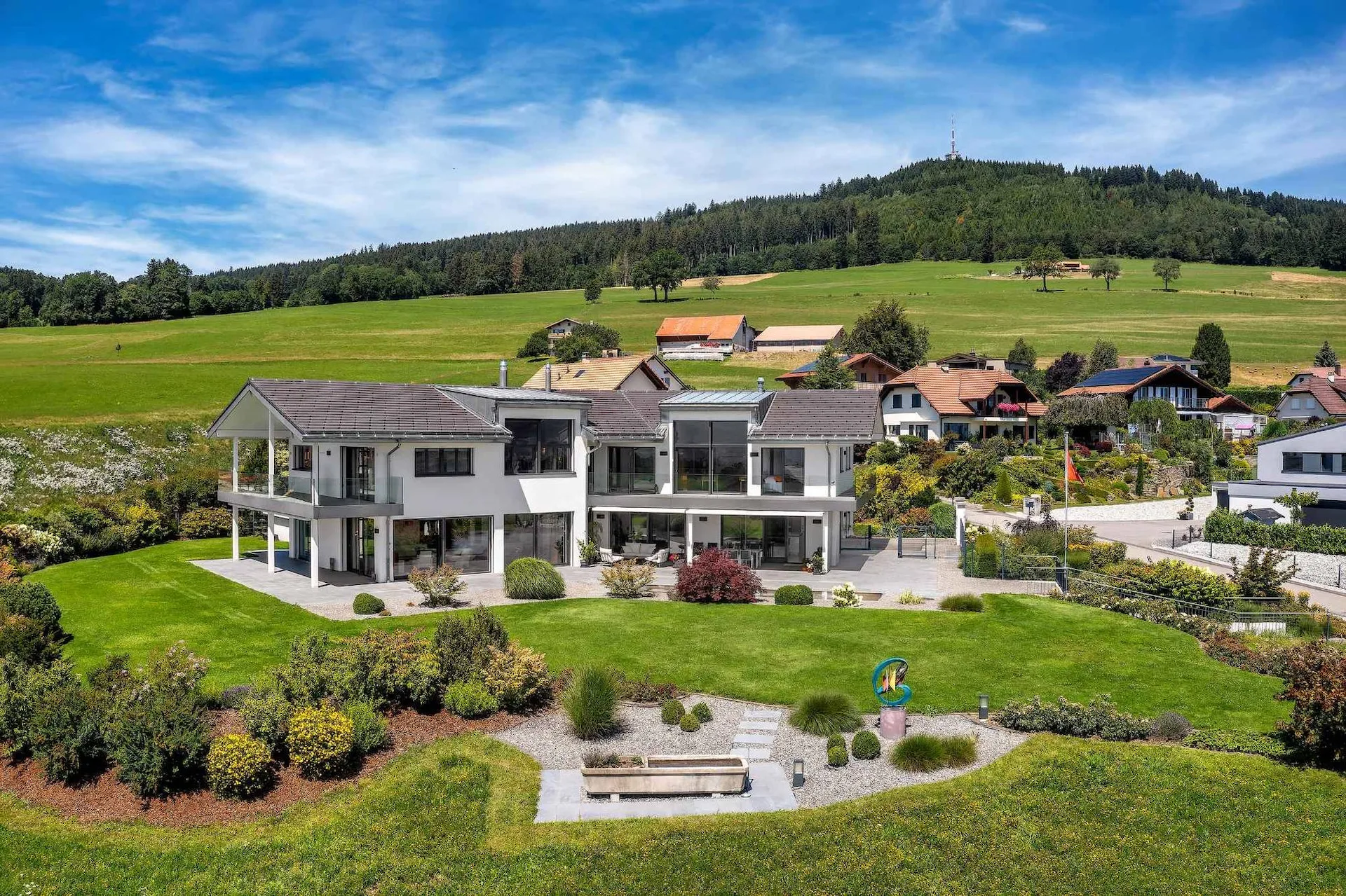 Propriété divine de 10 pièces avec vue imprenable sur les Préalpes fribourgeoises à vendre à Sorens (Gruyère).