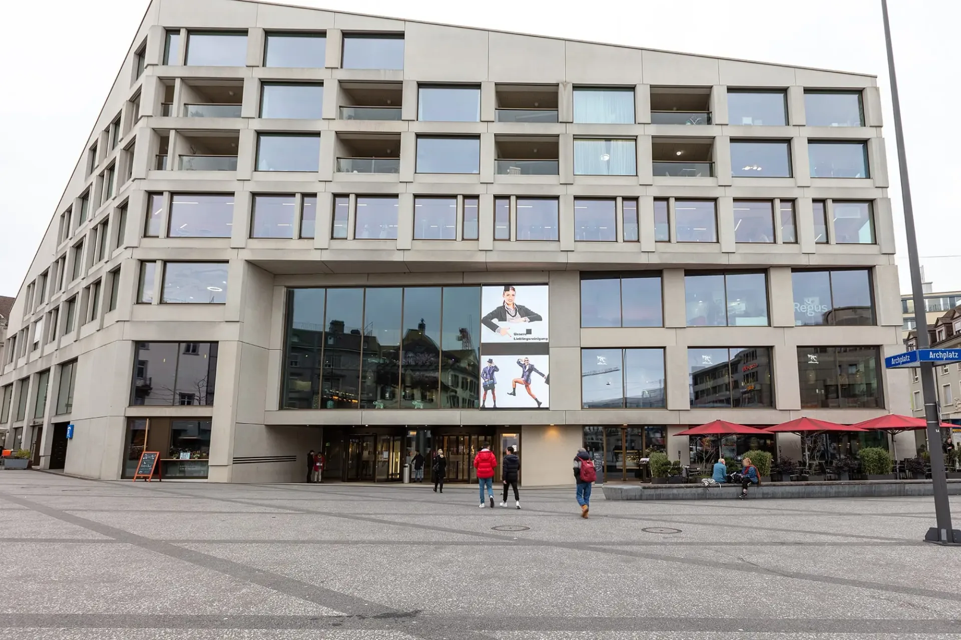 Privater Büroraum für 2 in Regus Main Station