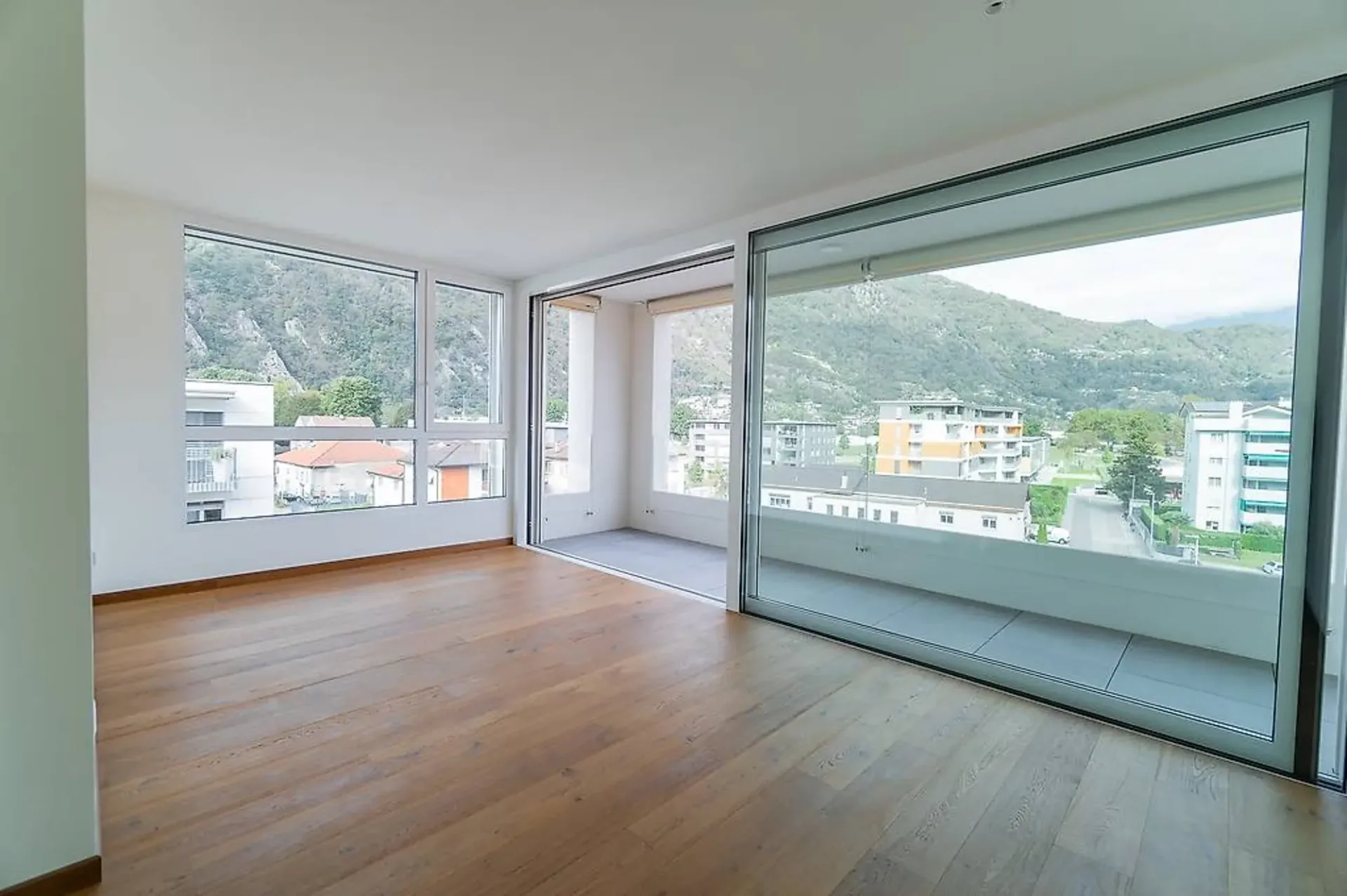 Wir verkaufen brandneue 3.5-Zimmer-Wohnungen in zentraler Lage mit hohem Standard