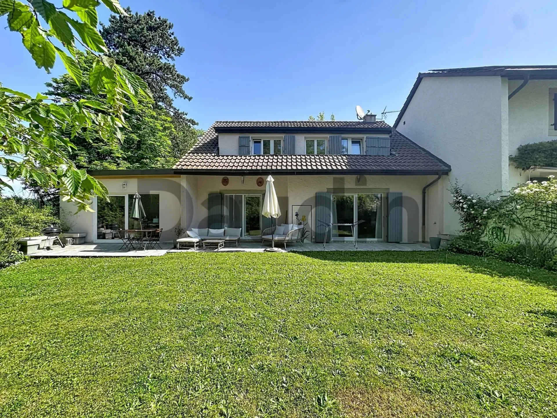 Schönes 9-Zimmer-Familienhaus renoviert