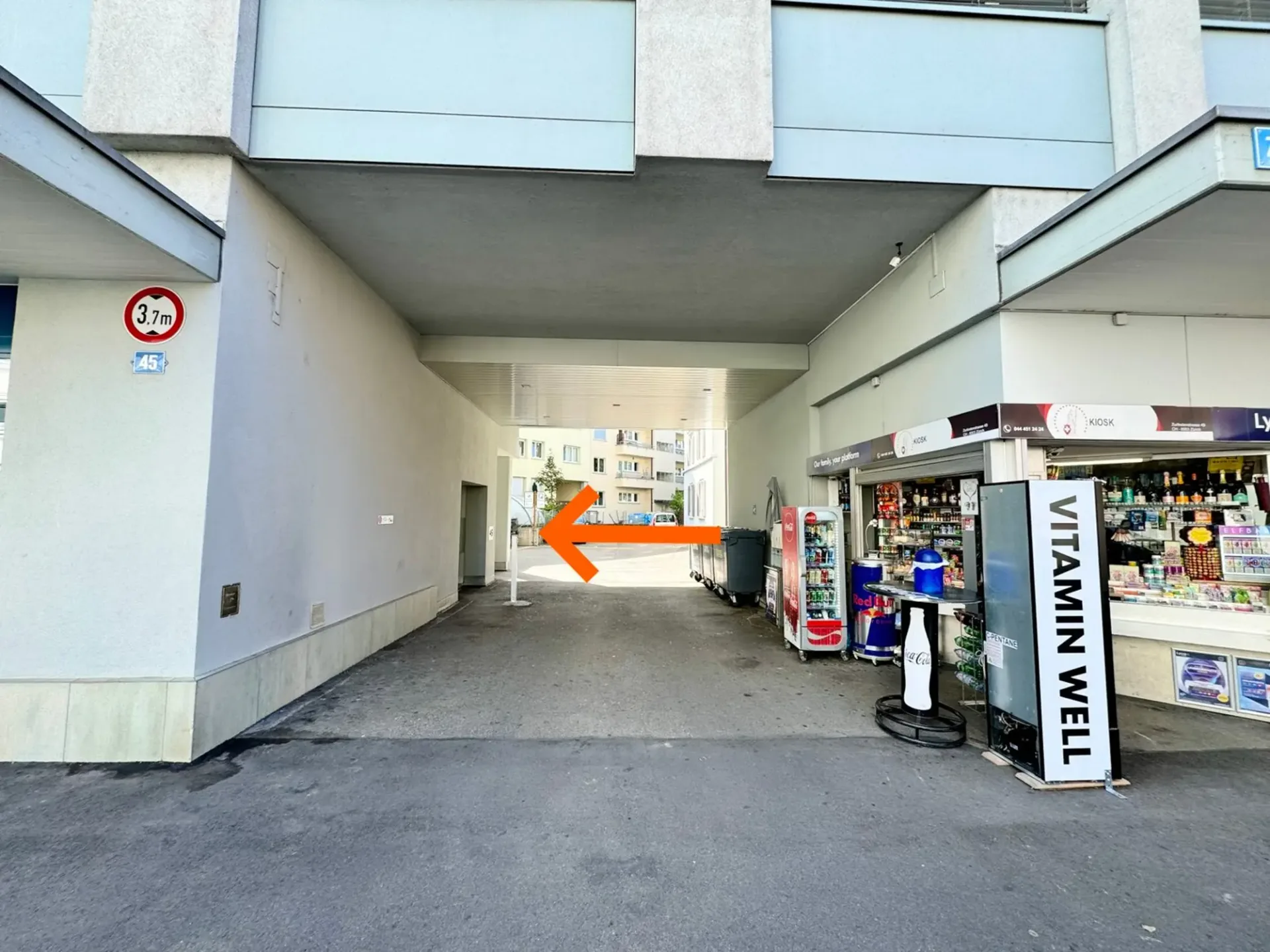 Place de garage via ascenseur automobile