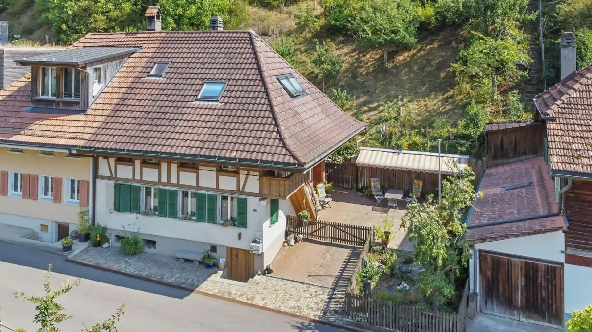 Einfamilienhaus, einseitig angebaut, an bevorzugt ruhiger Lage im Mühletal