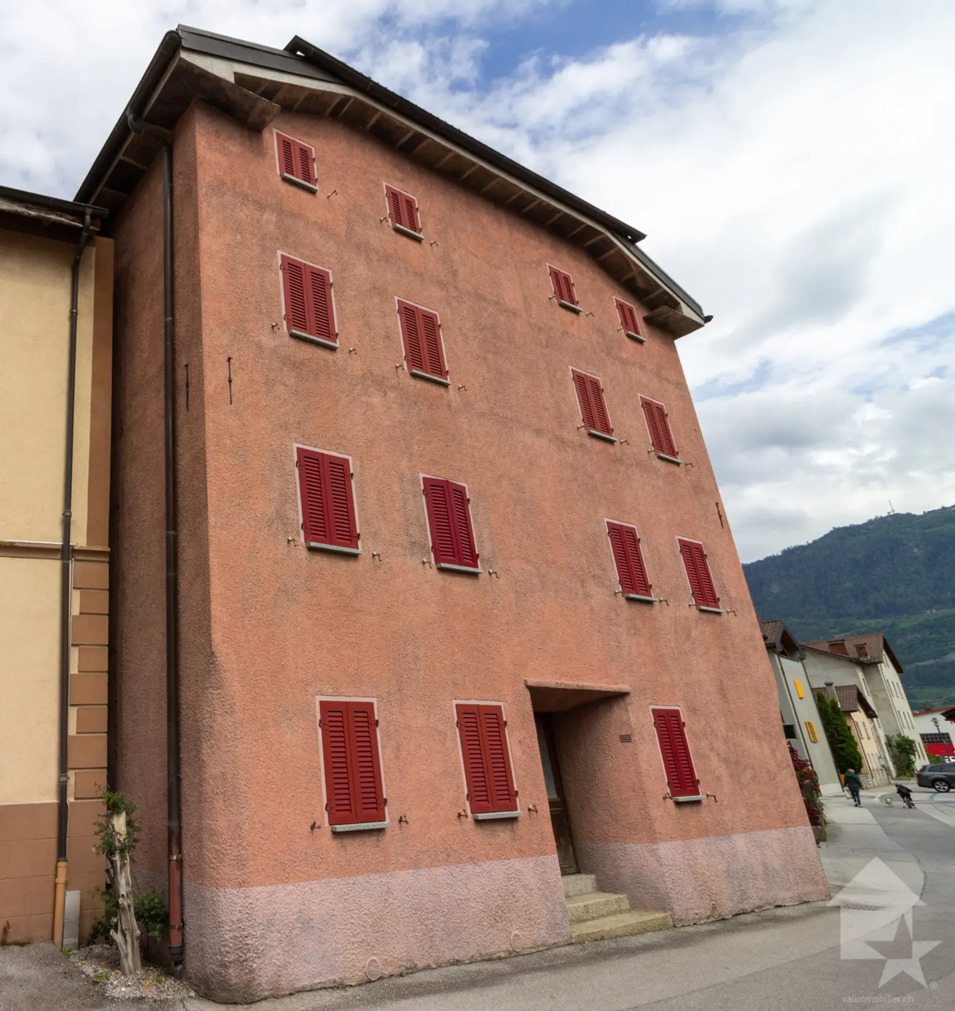 Einfamilienhaus zur kompletten Renovierung