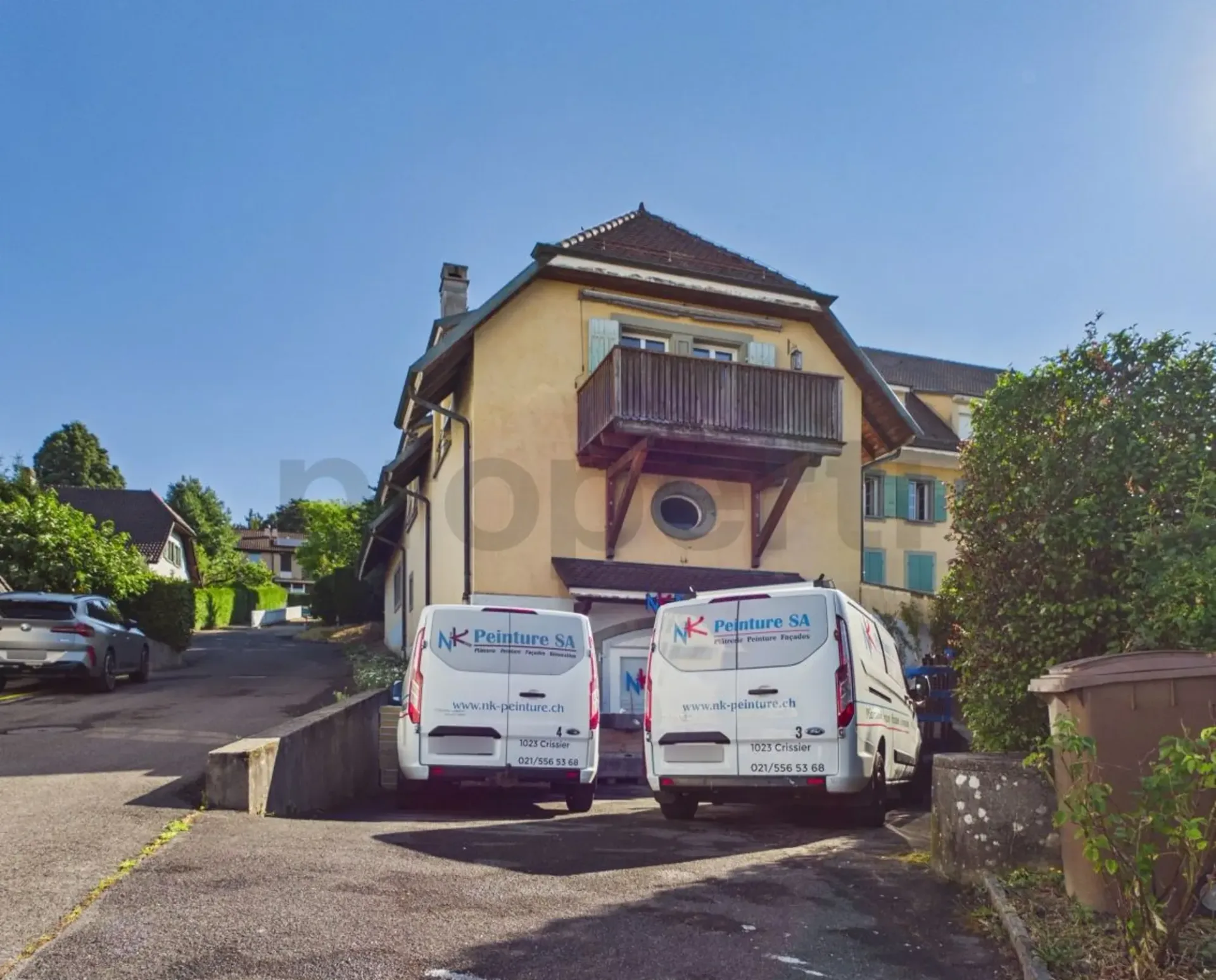 Wohnung mit 3.5 Zimmern, renoviert, mit Balkon und kommerziellem Mieteinkommen inklusive