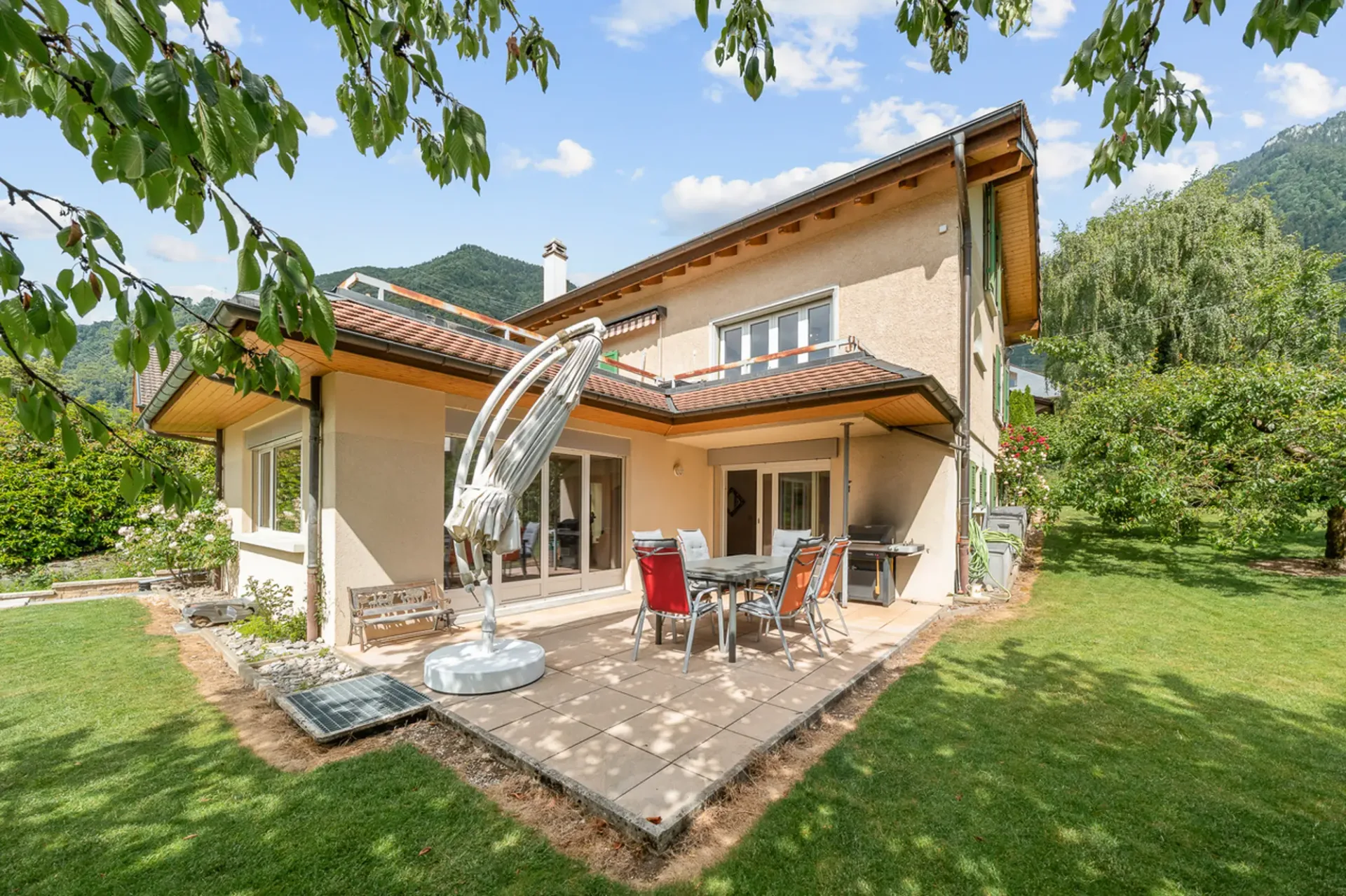 Bella casa familiare in un settore ambito