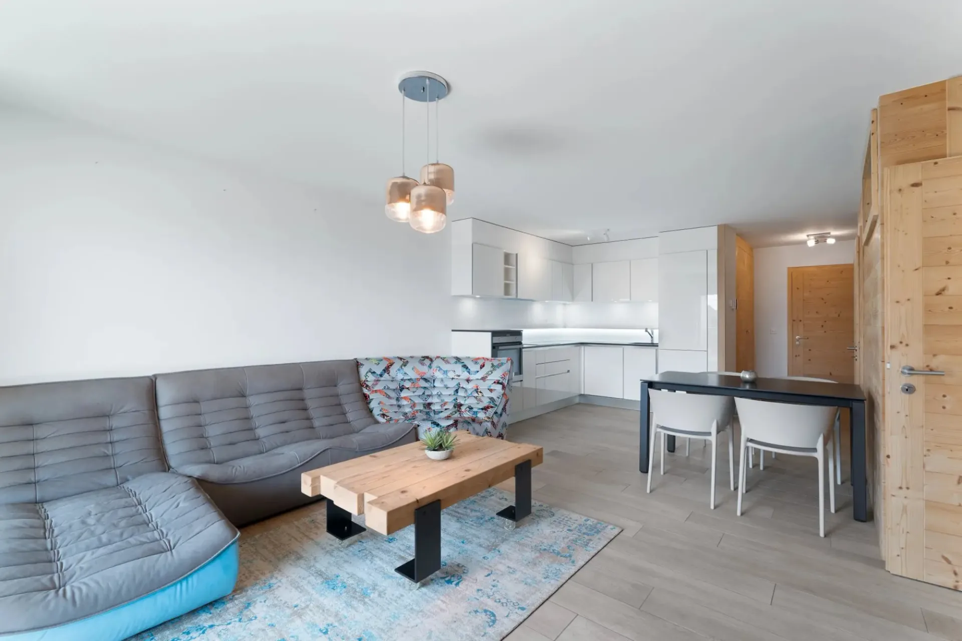 Elegantes 3.5-Zimmer-Apartment mit Balkon im Herzen von Nendaz