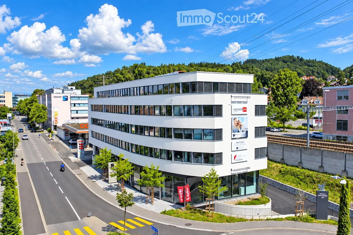 Attractive commercial space with development potential in Gümligen