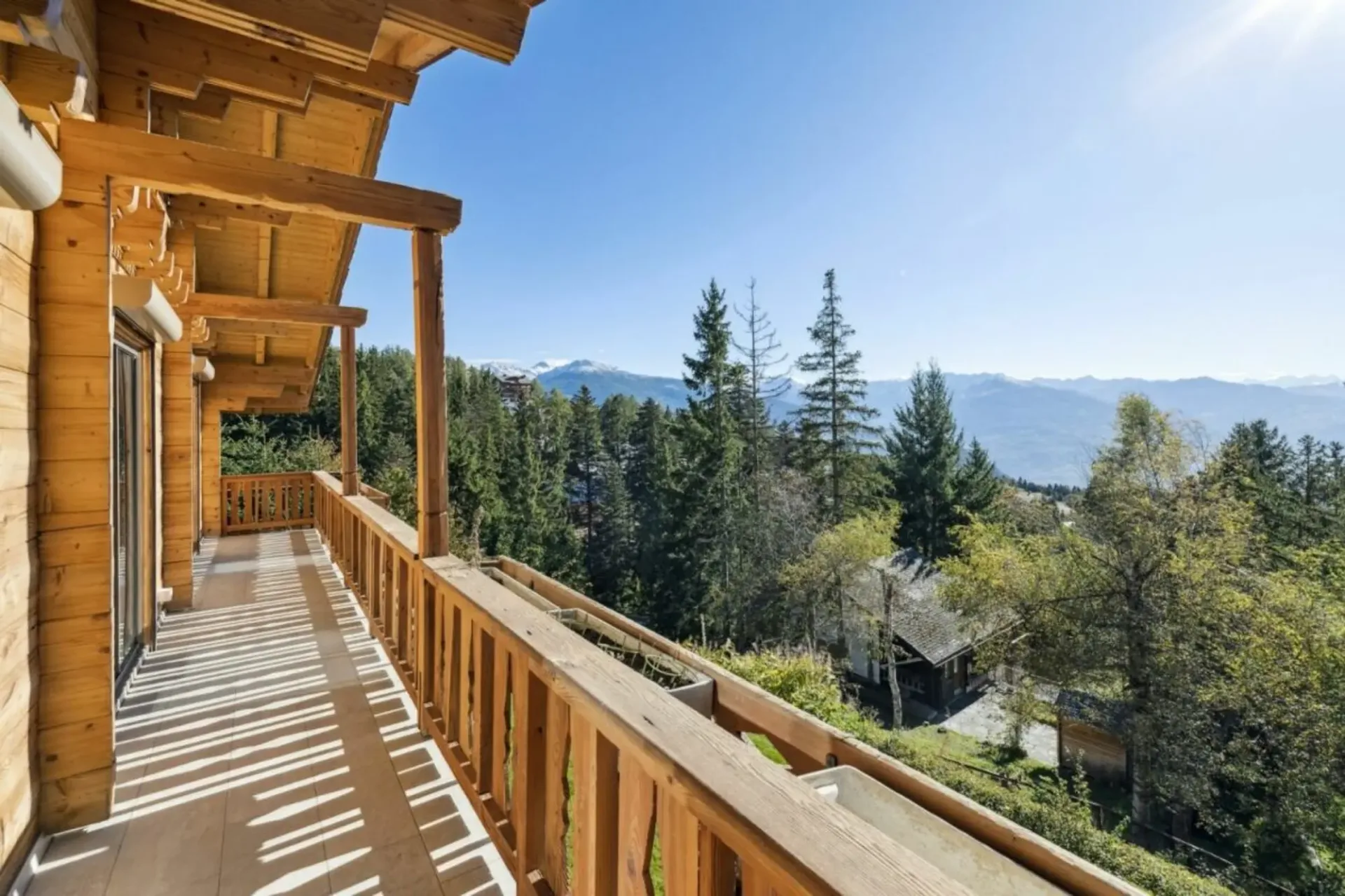 Chalet mit Innenpool in Crans-Montana - Vermietung wochenweise oder monatlich - Verfügbar für Silvester