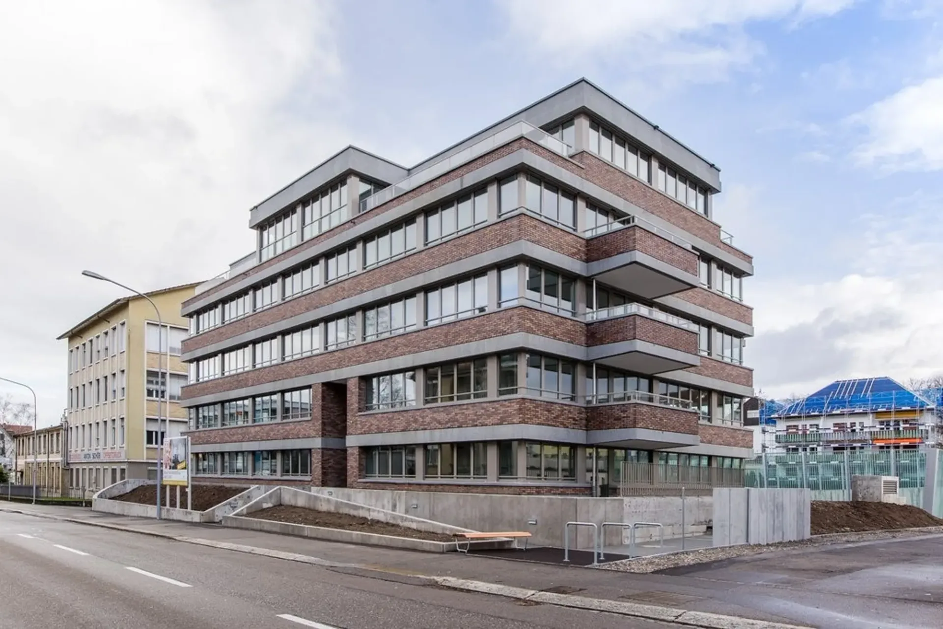 Helle 1-Zimmer-Wohnung an der Birchstrasse 98 in Zürich