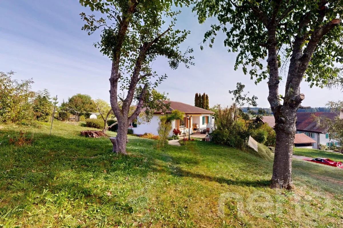 Einfamilienhaus mit großem Garten in Carrouge (Vaud)