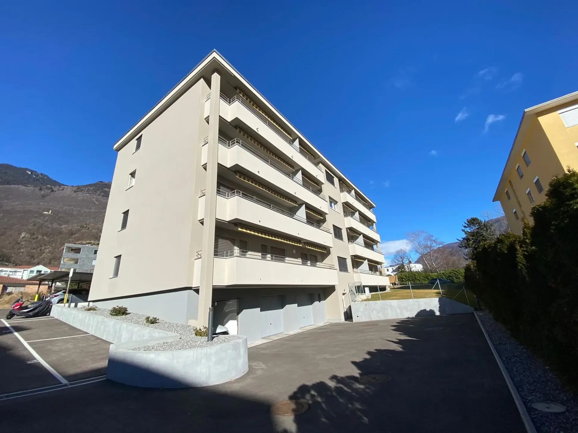 Helles 3.5-Zimmer-Apartment mit Terrasse in Sementina