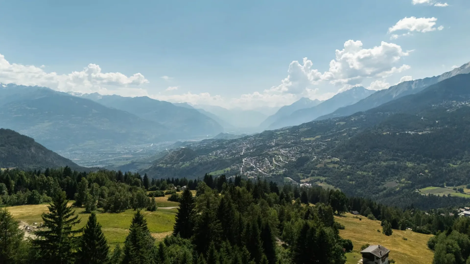 New chalet in Crans-Montana with panoramic views.