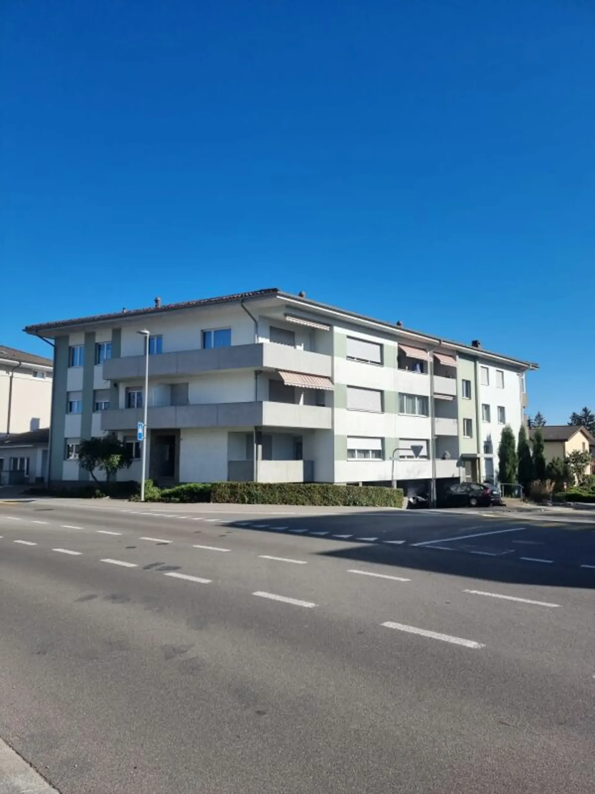 Helle 3.5 Zimmerwohnung an zentraler Lage in Orpund zu vermieten
