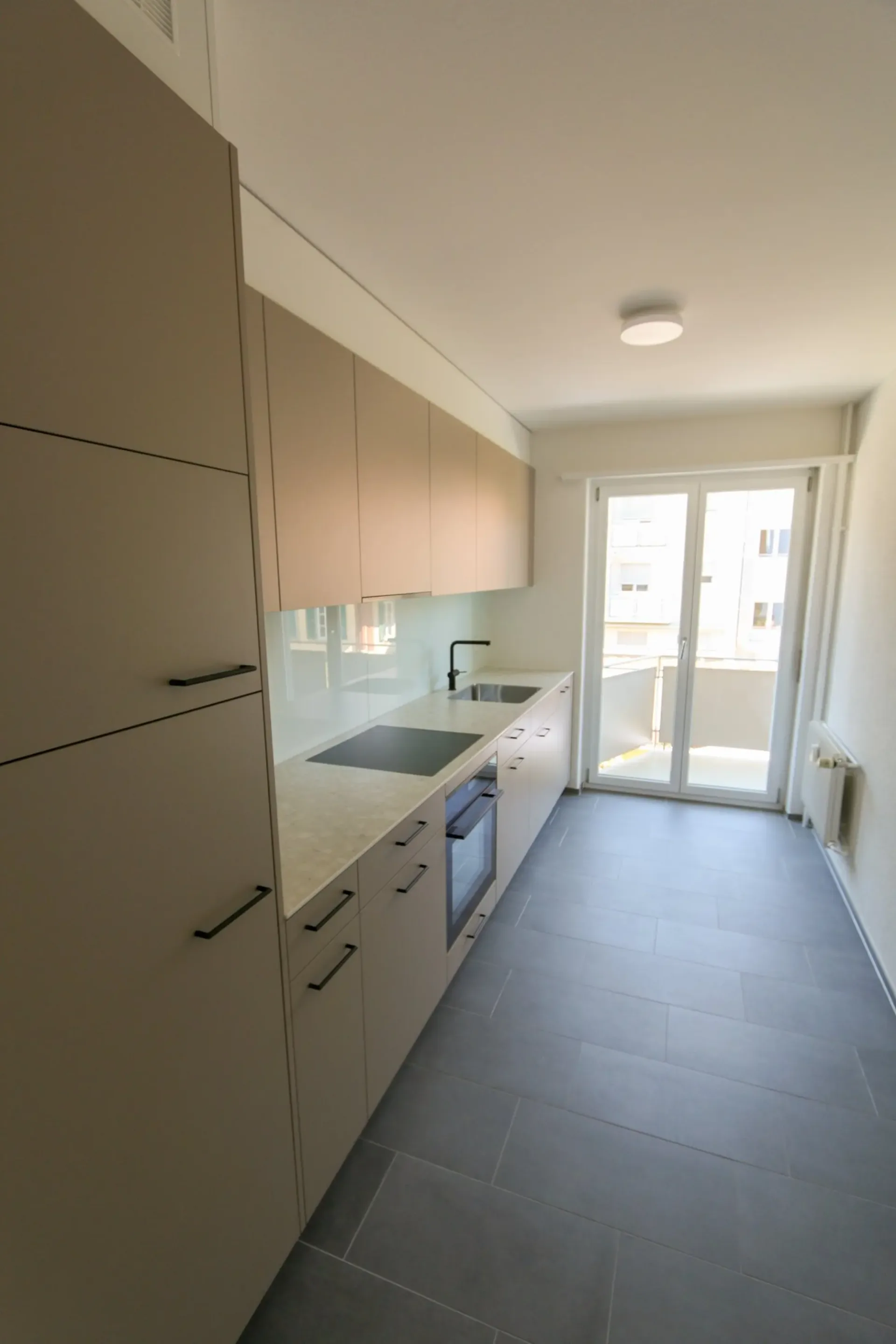 Freshly renovated 3-room apartment in central Bern location