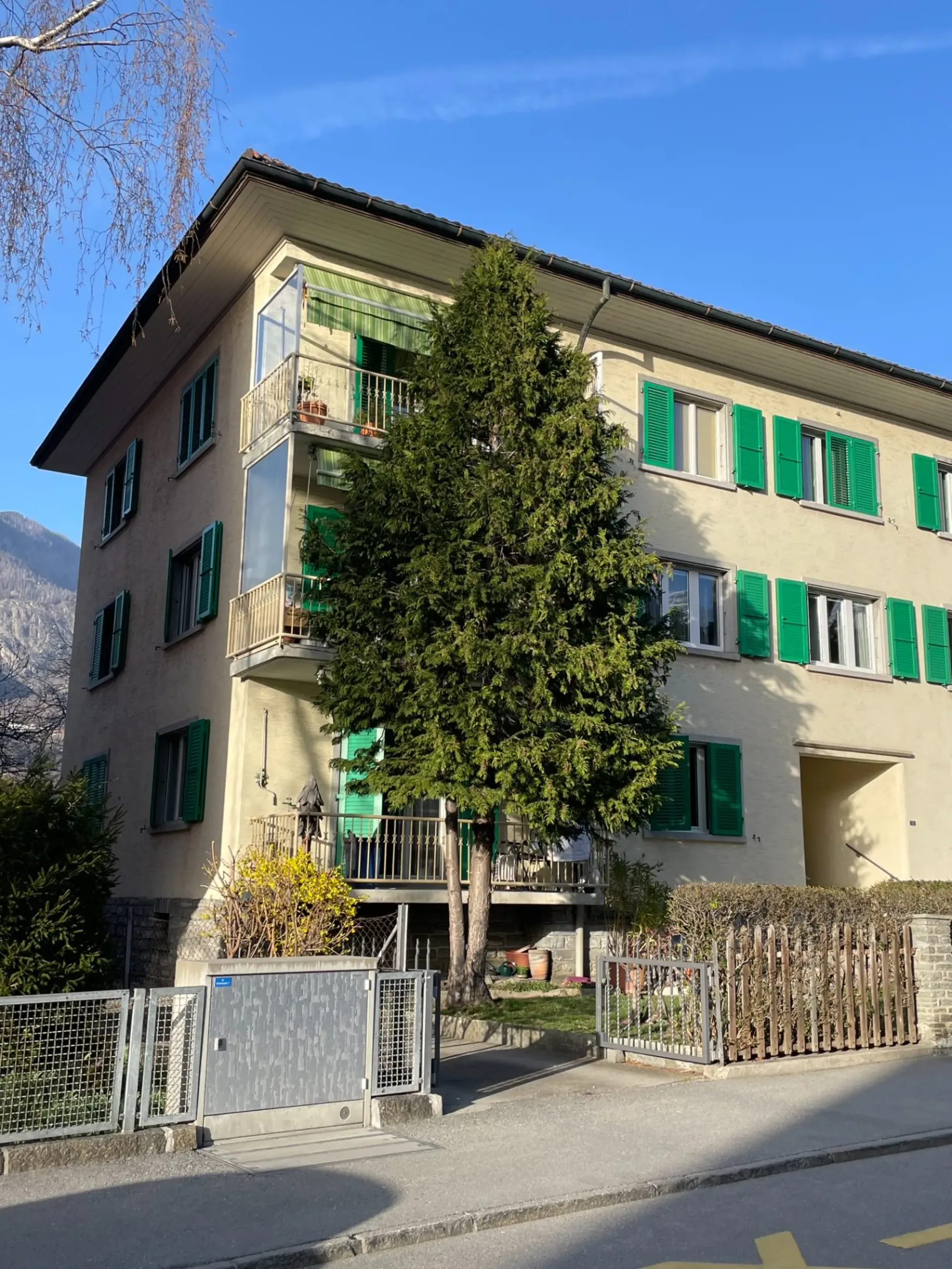 Wunderschöne 3.5-Zimmer Altstadtwohnung im 2. OG in Brig mit zusätzlichem Studio im 3. OG