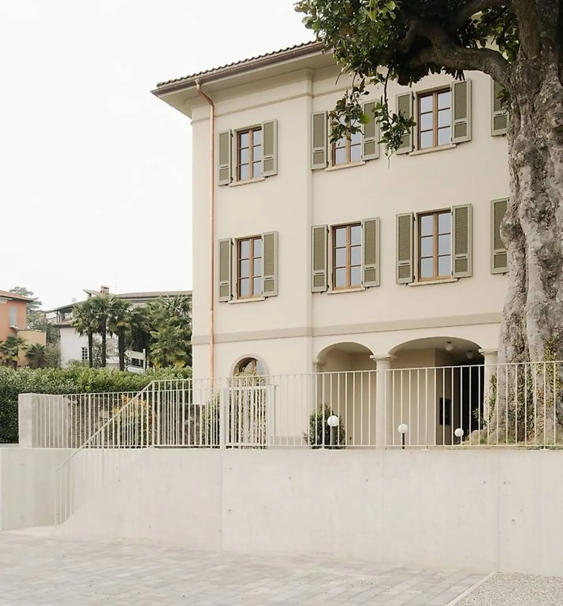 Elegantes 4.5-Zimmer-Wohnung in einer vollständig renovierten historischen Villa