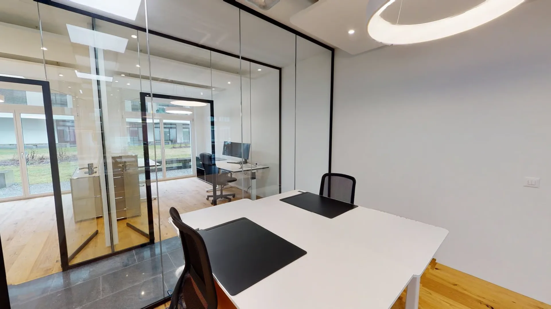 Moderne Büroräumlichkeiten in Baar - 10.5 Zimmer auf 220m²