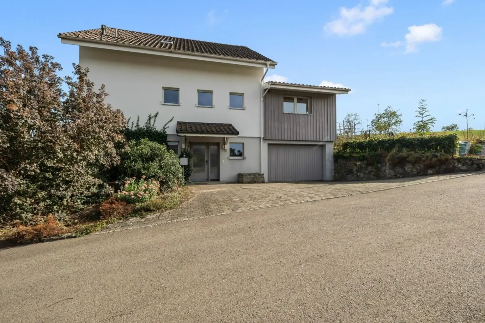Living on the edge of the building zone - with a far-reaching view and plenty of space for life