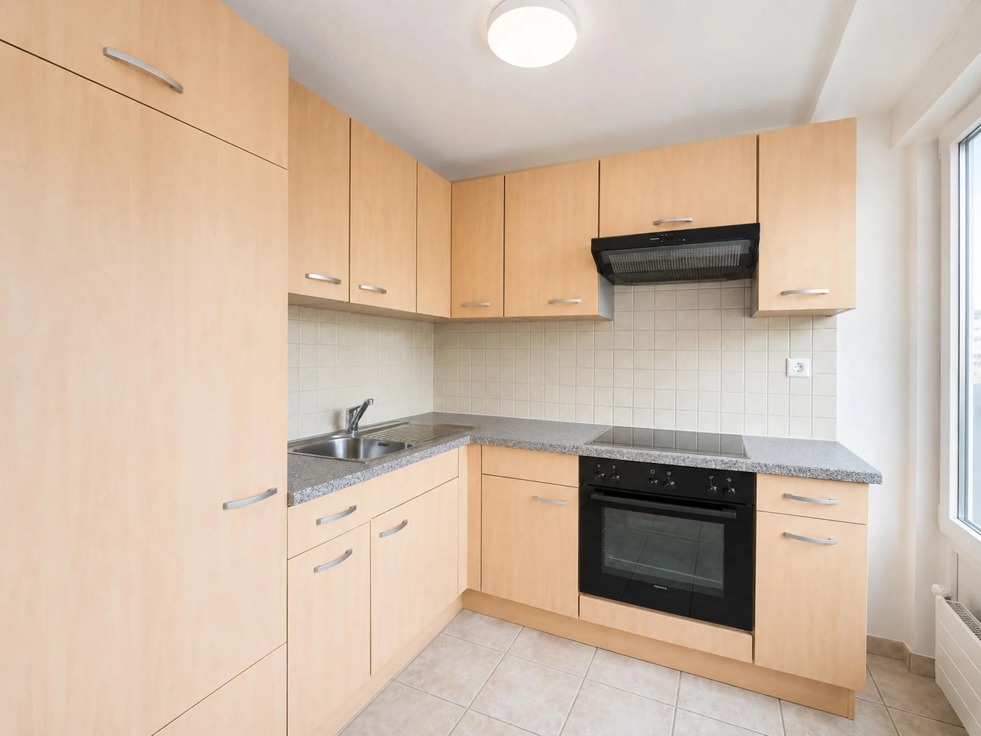 Wohnung 2.5 Zimmer mit Balkon und schöner Aussicht im 5. Stock – Le Locle