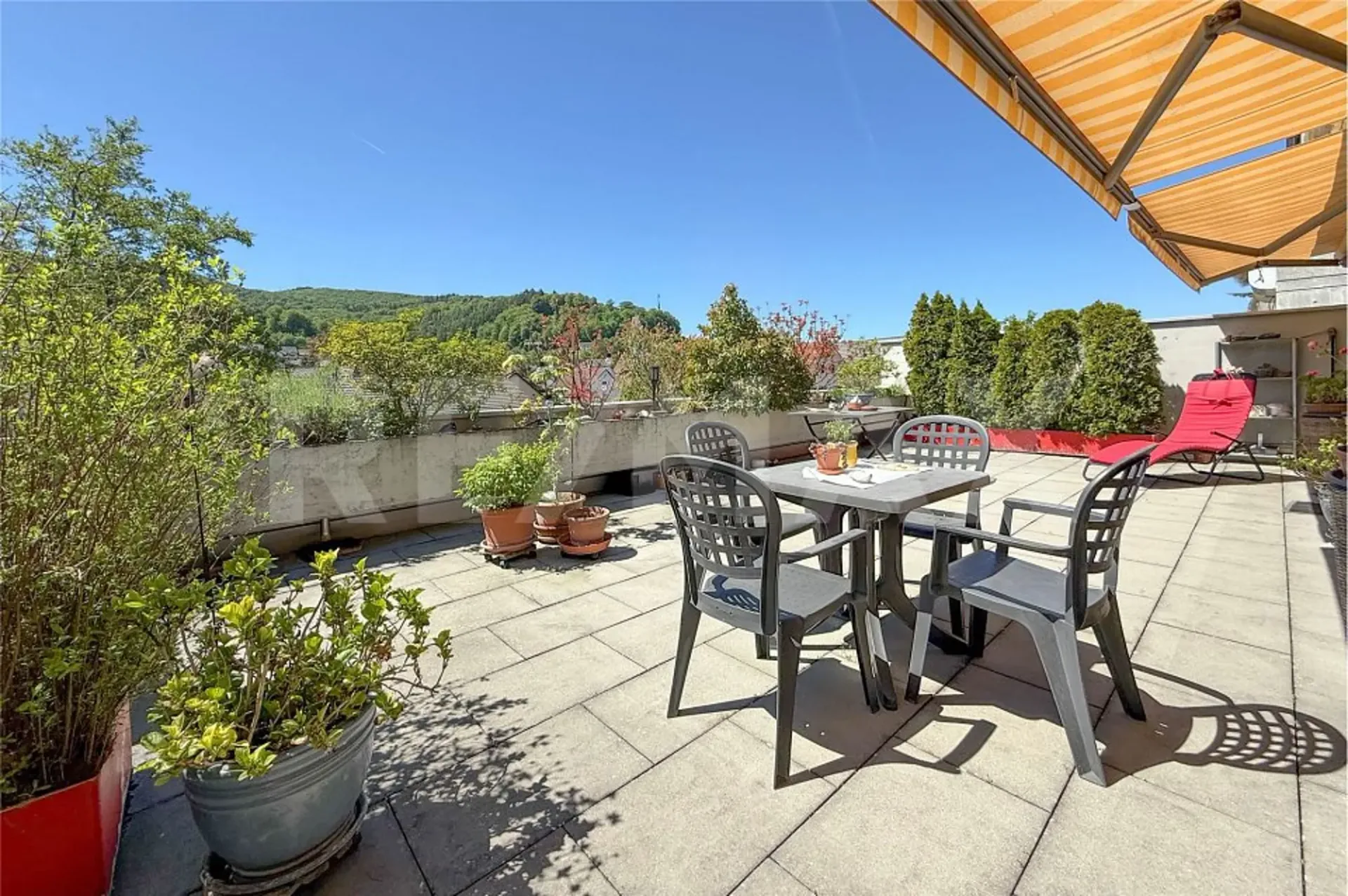 Terrassenwohnung mit toller Aussicht und zusätzlichem Garten in Zeiningen zu verkaufen