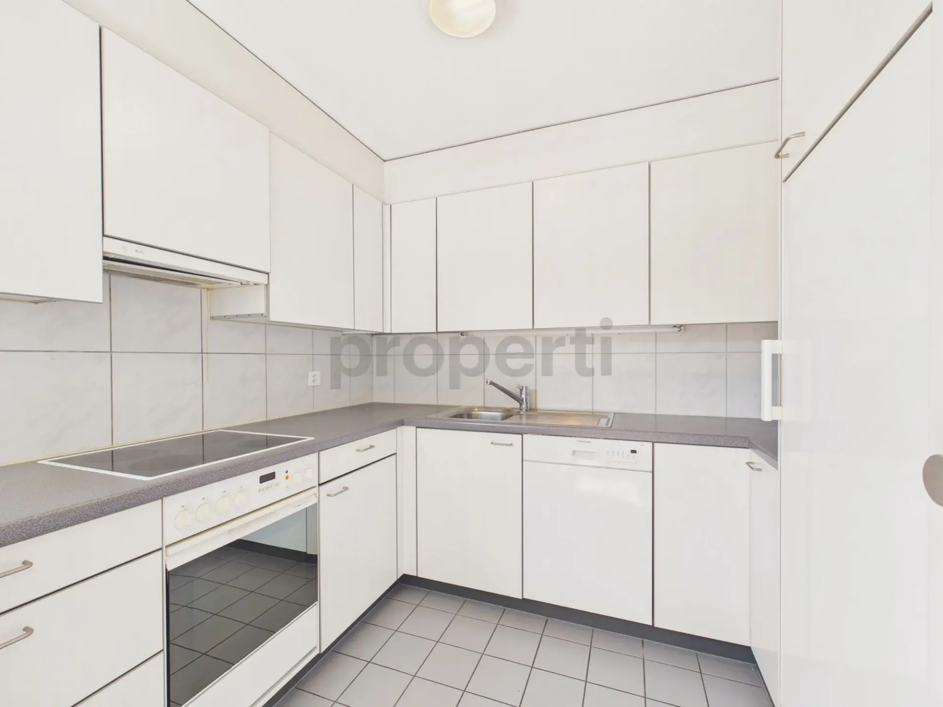 Helle 4.5-Zimmer-Wohnung mit schöner Weitsicht