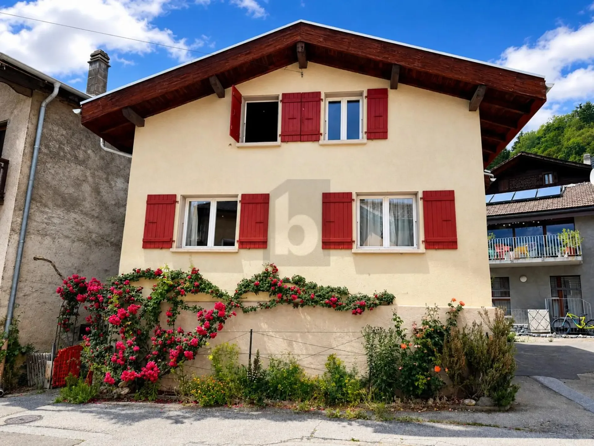 ECHTES, GERÄUMIGES UND FAMILIENFREUNDLICHES ZUHAUSE