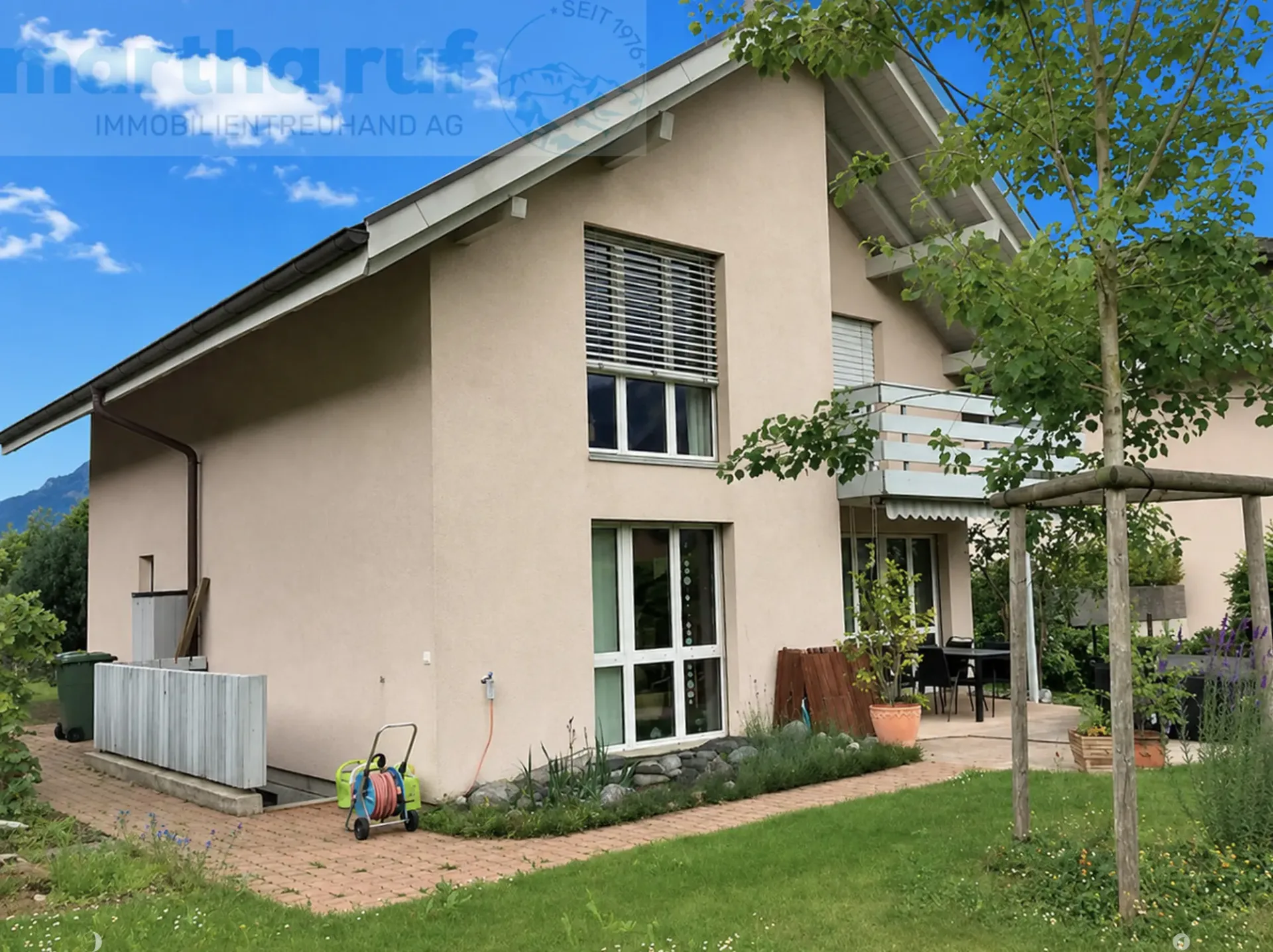 Freistehendes, gepflegtes 6-Zimmer Einfamilienhaus an naturnaher Lage