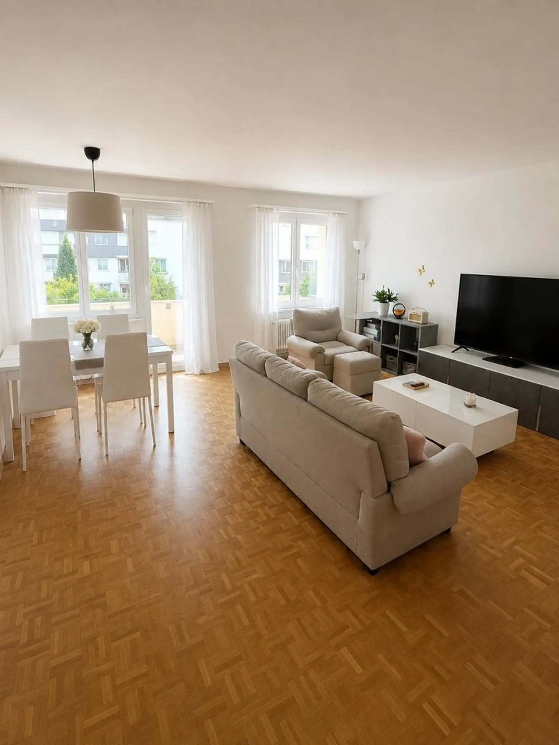 3.5-Zimmer-Wohnung im 1.OG mit Balkon