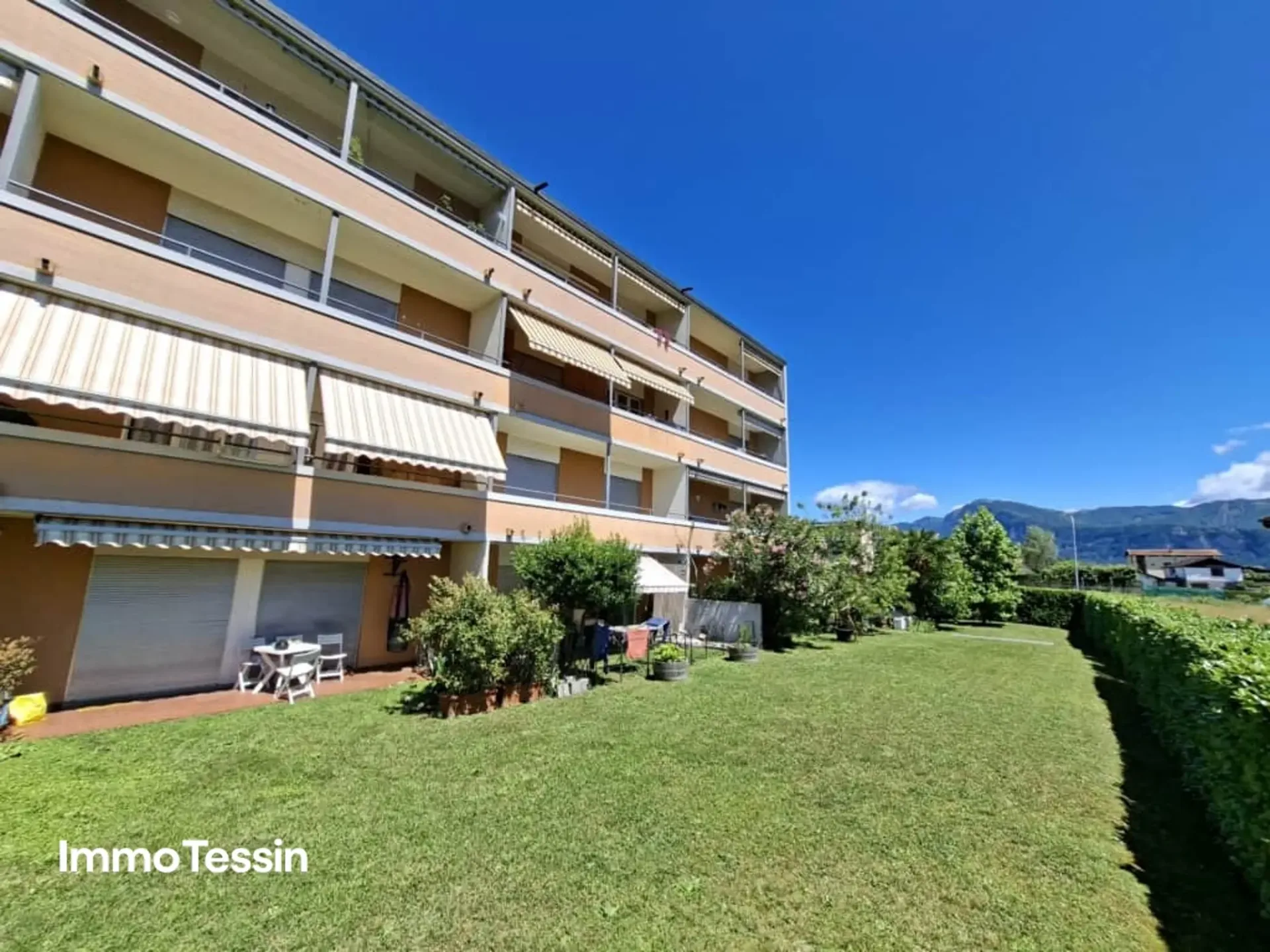 Sympathische Wohnung an sonniger und ruhiger Lage, ideal als Ferienwohnung oder Festwohnsitz