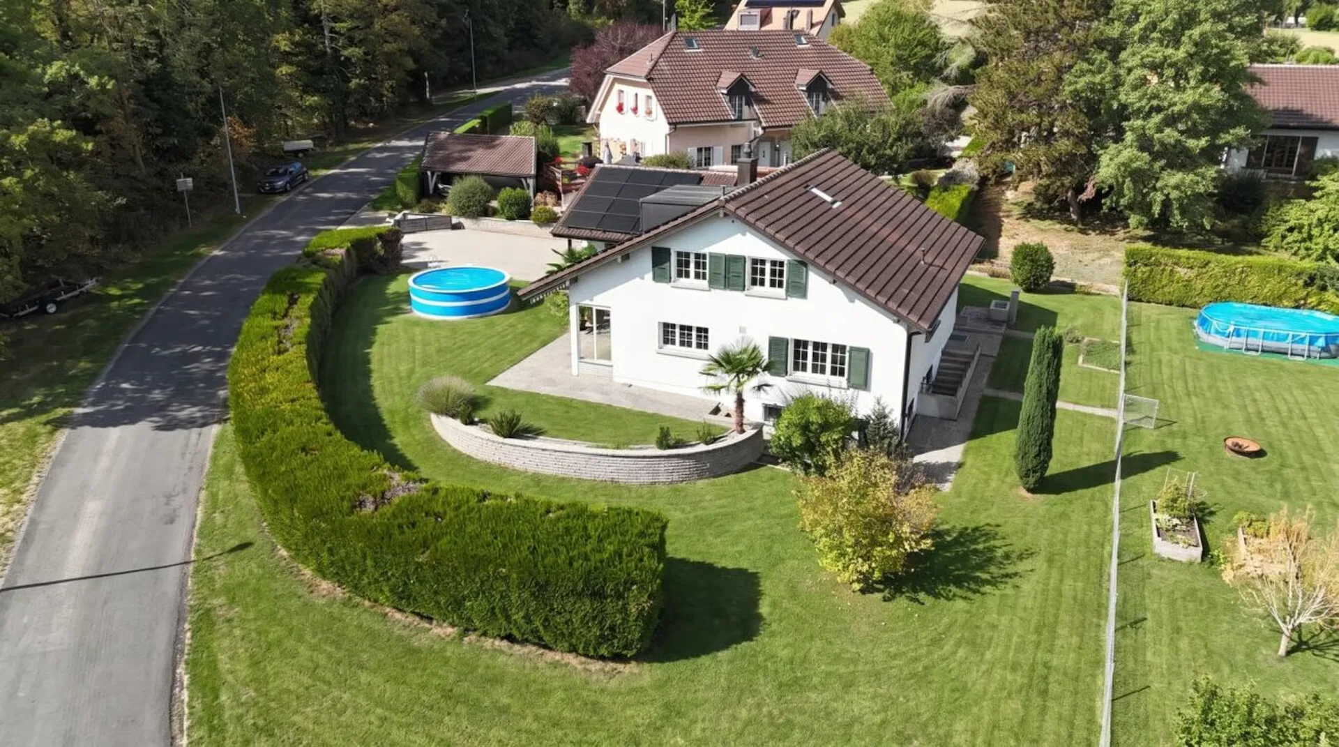 TRÉS BELLE VILLA INDIVIDUELLE ENTIÈREMENT RÉNOVÉE, PARFAITE POUR UNE FAMILLE