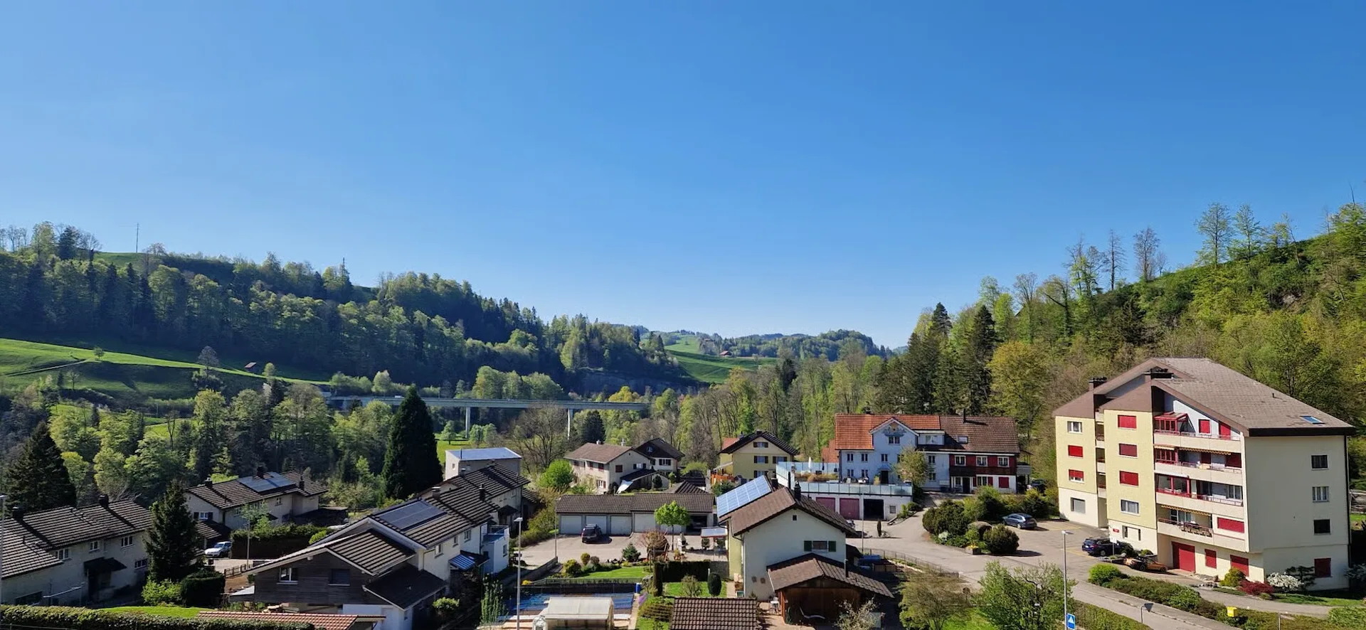 Lebensqualität auf einen Blick: Neubauwohnung mit Weitsicht ins Grüne