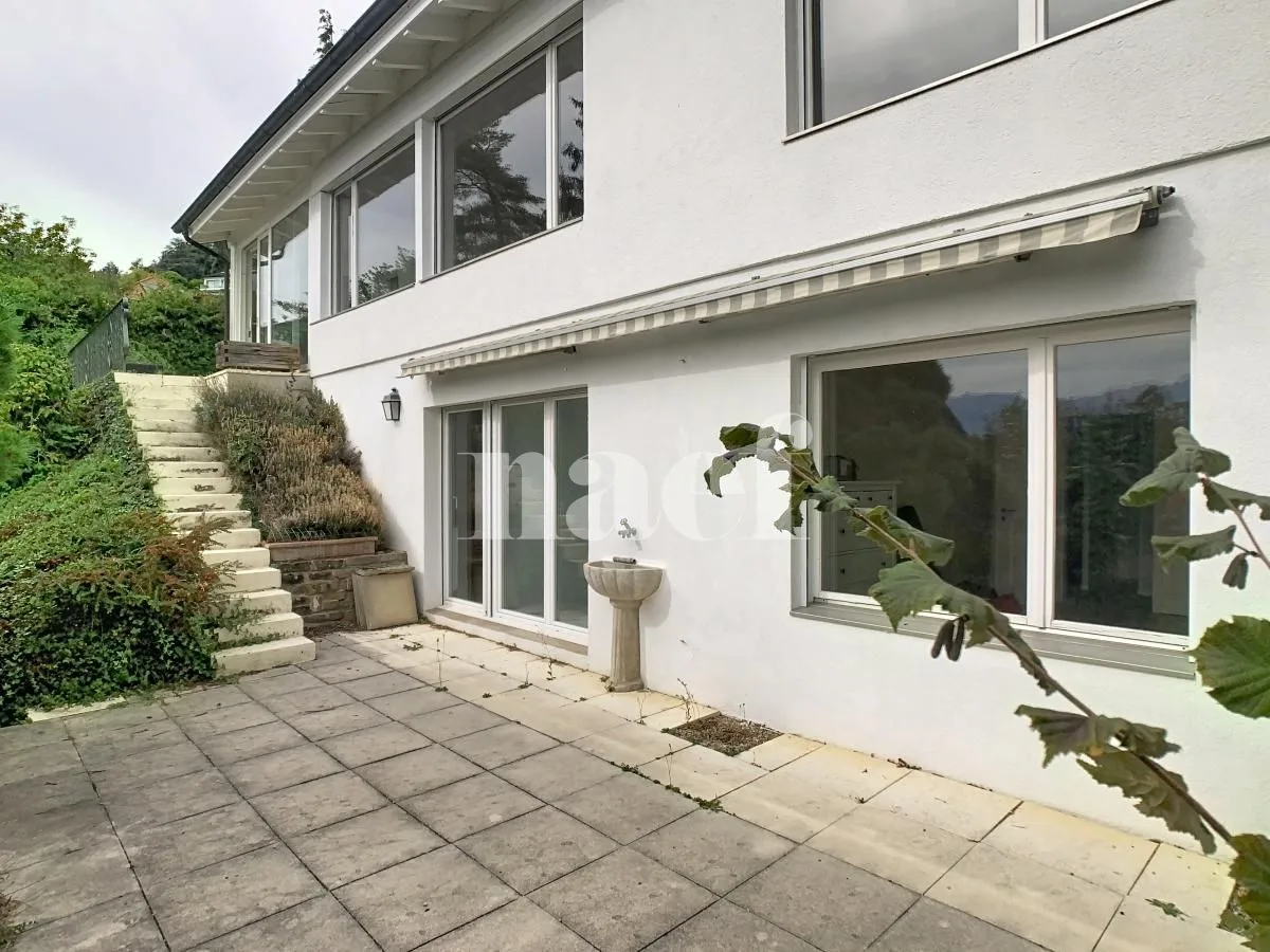 Haus mit 5.5 Zimmern, Terrasse und Garten