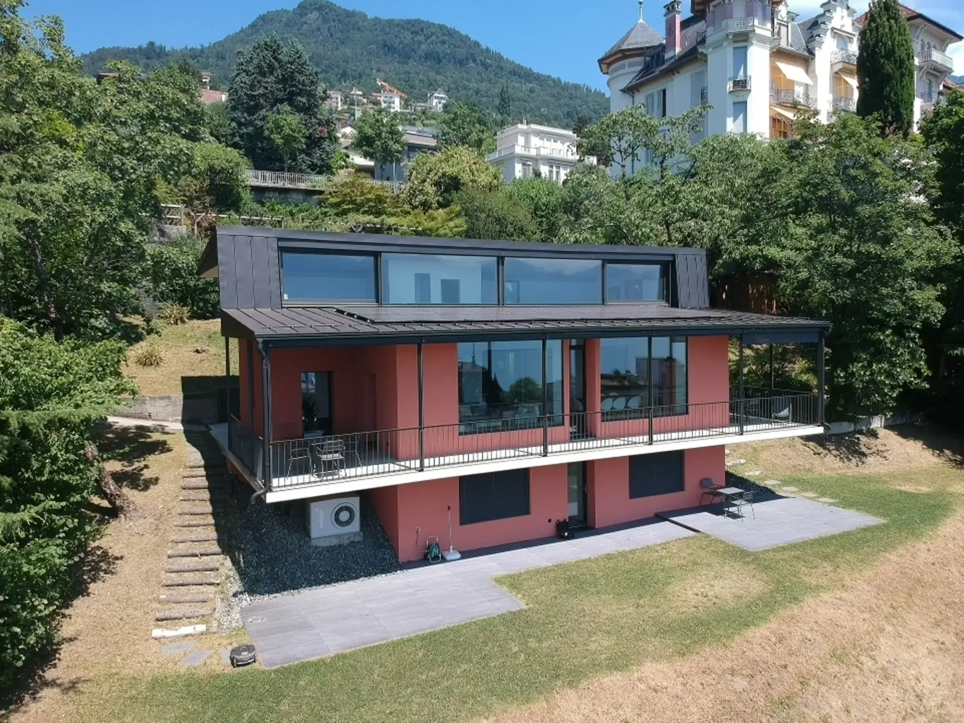 Auf den Höhen von Montreux Prächtige Villa mit Seeblick