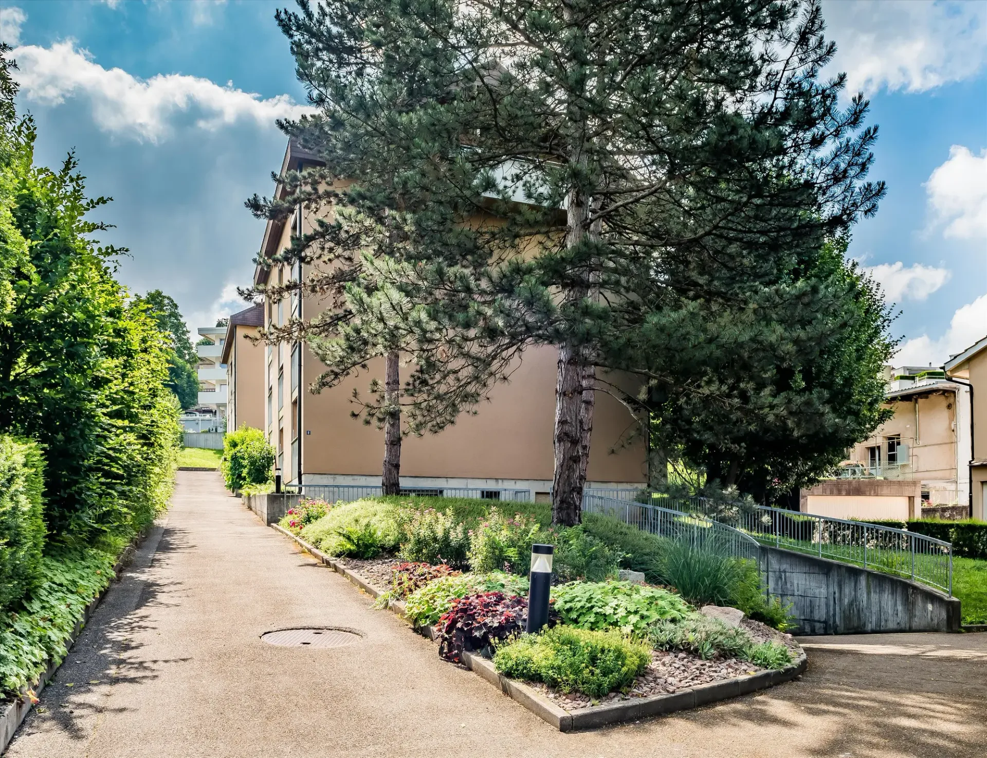 Einstellplatz in der Bottmingerstr. in Binningen