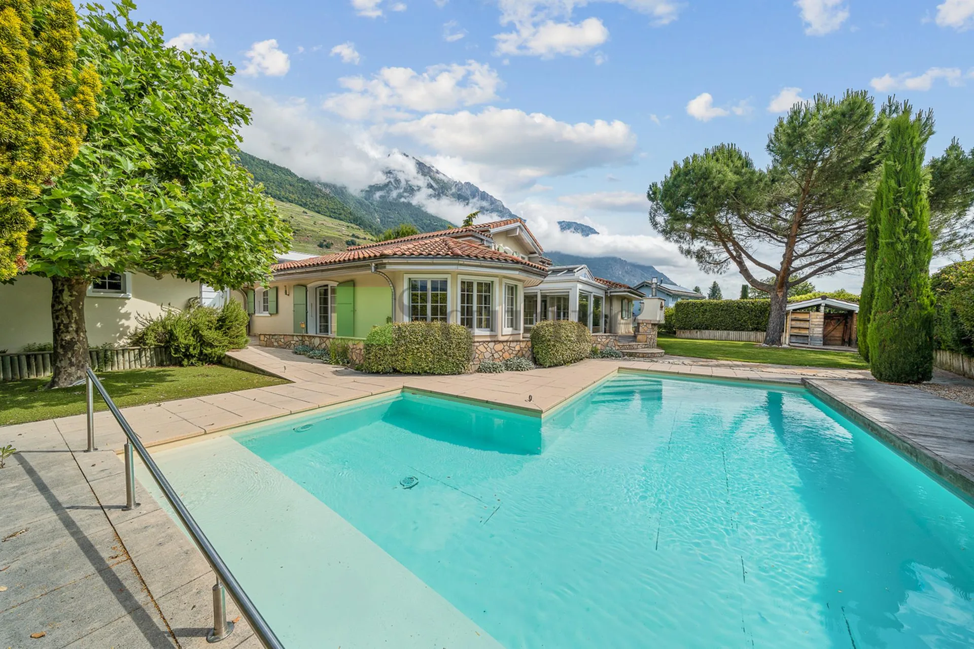 Provenzalisches Villenhaus mit Pool in Fully