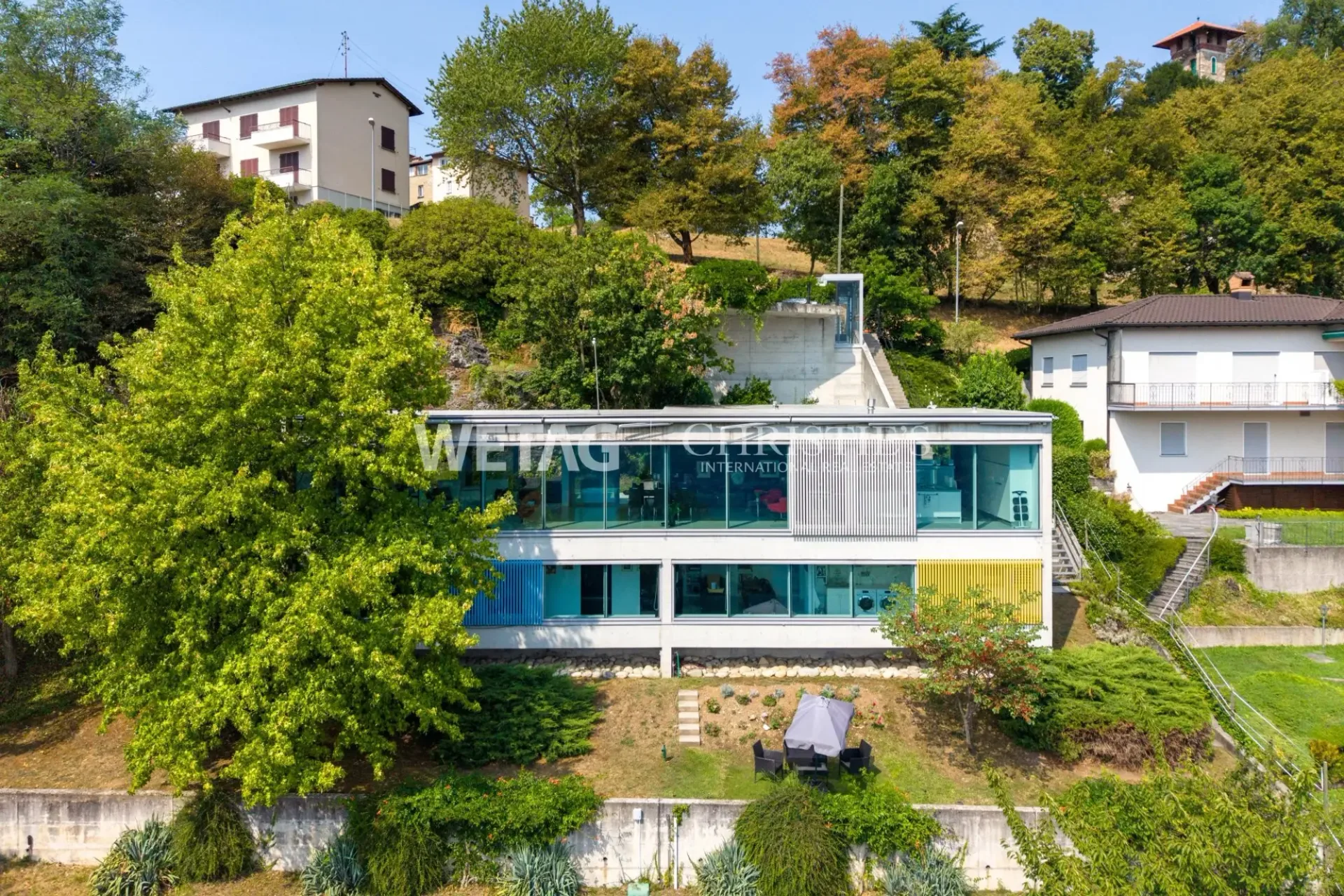 Lugano-Carona: Moderne Villa mit herrlichem Panoramablick auf den Luganersee zu verkaufen ? Zweitwohnsitz möglich