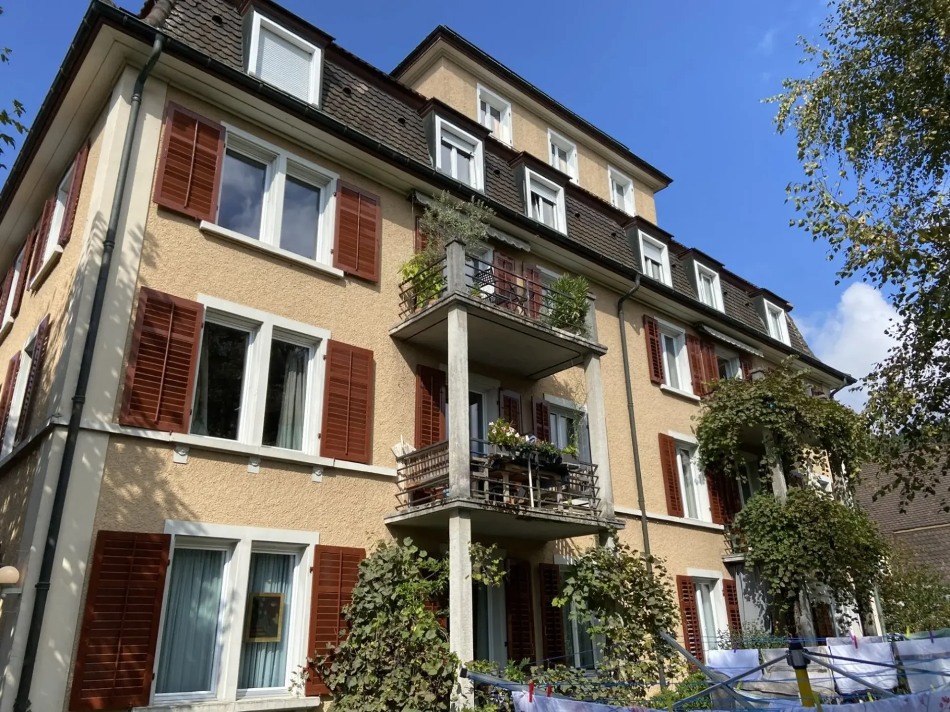 Appartement mansardé de 2 pièces meublé - idéal pour les célibataires