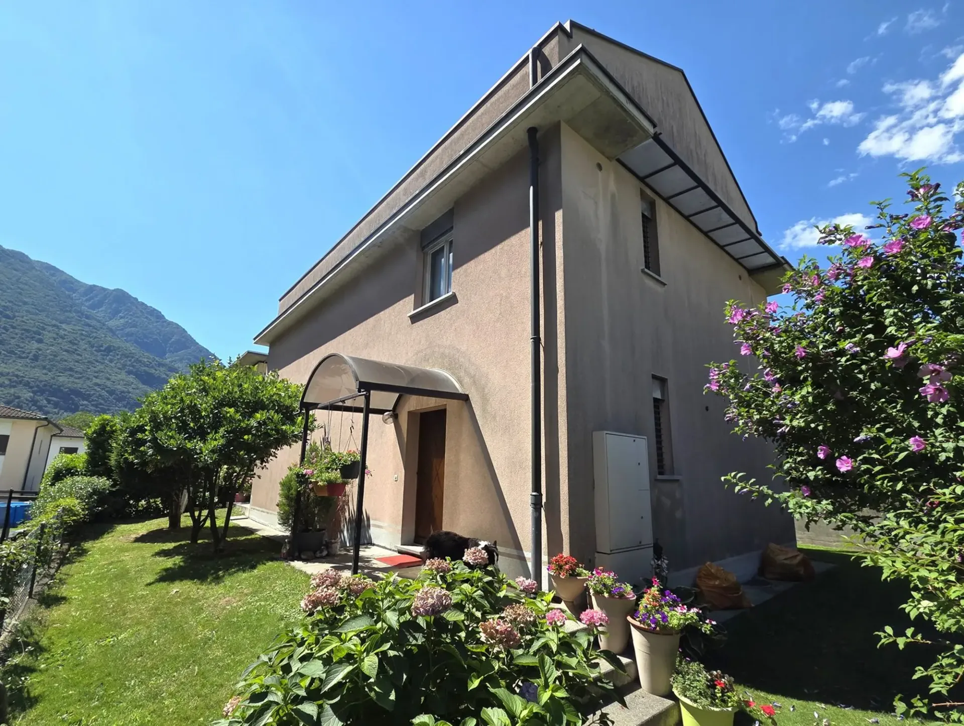 Geräumiges Wohnhaus in Gorduno