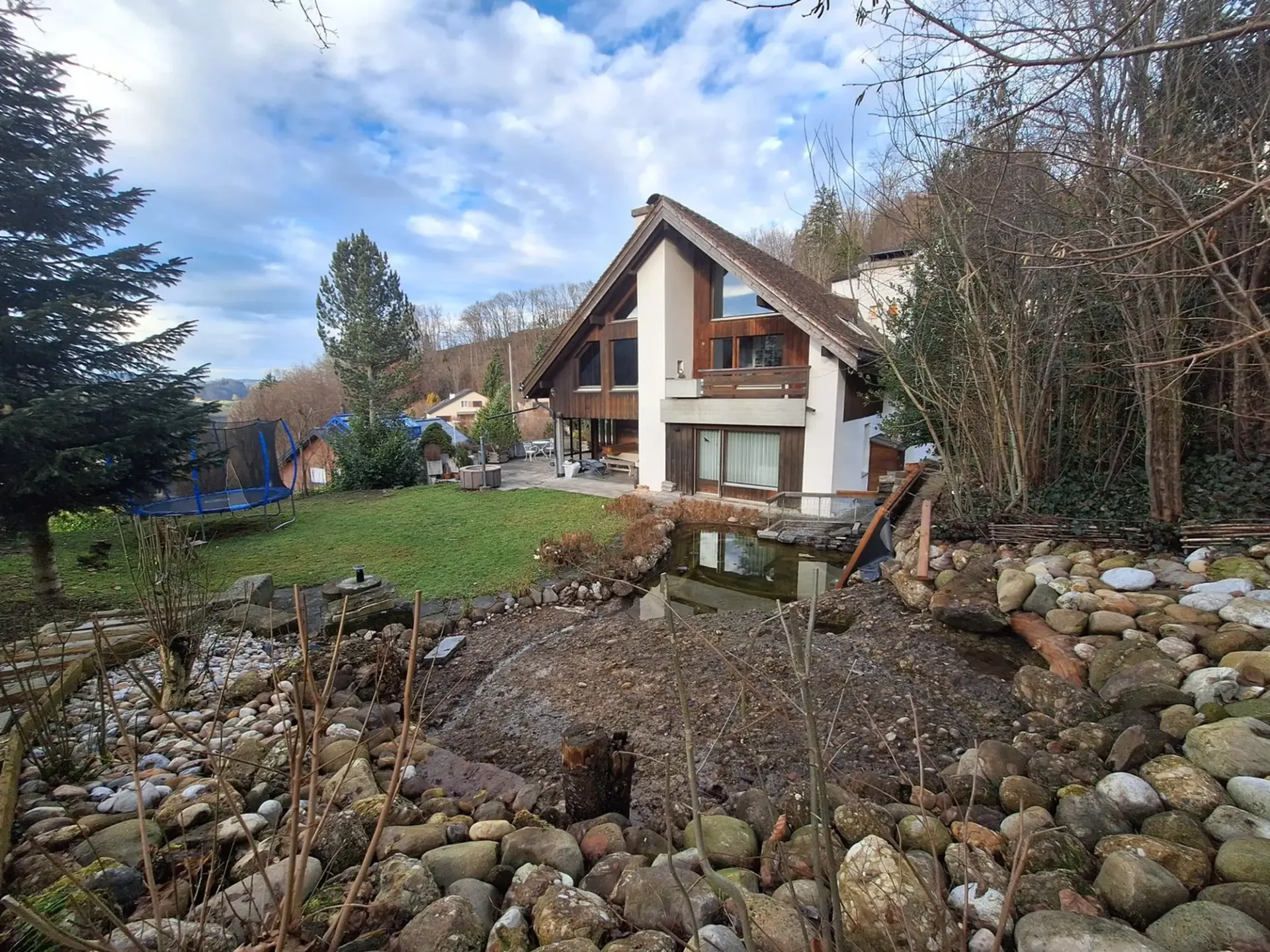 Charmantes Mehrfamilienhaus sucht neuen Besitzer