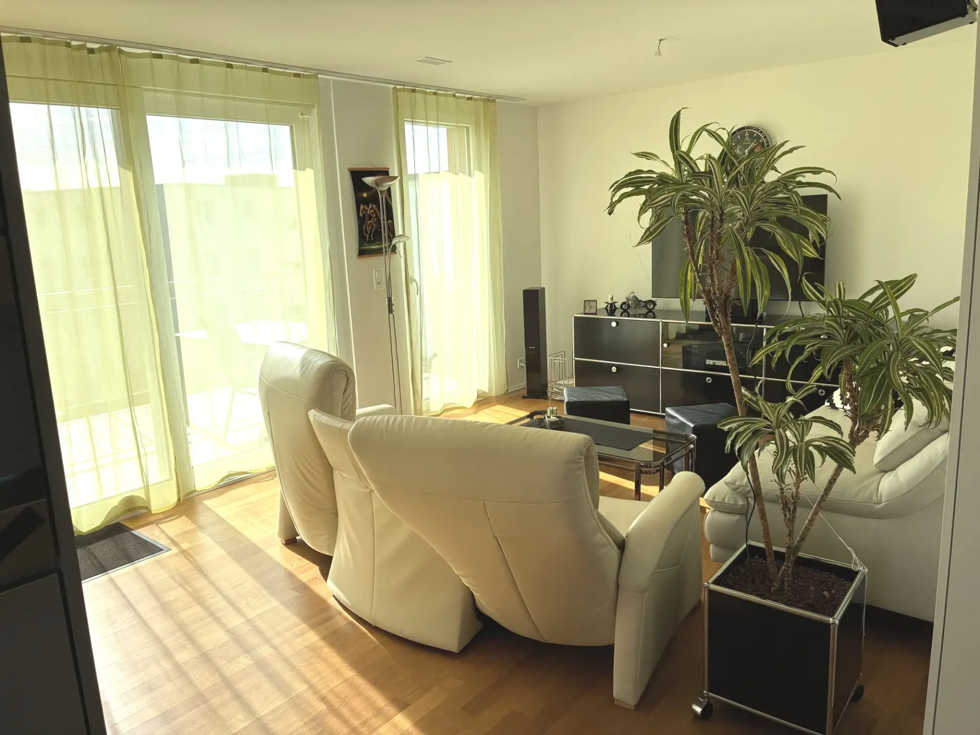 3½ ZIMMER-DACHWOHNUNG IN KERZERS (FR), MÖBLIERT, TEMPORÄR
