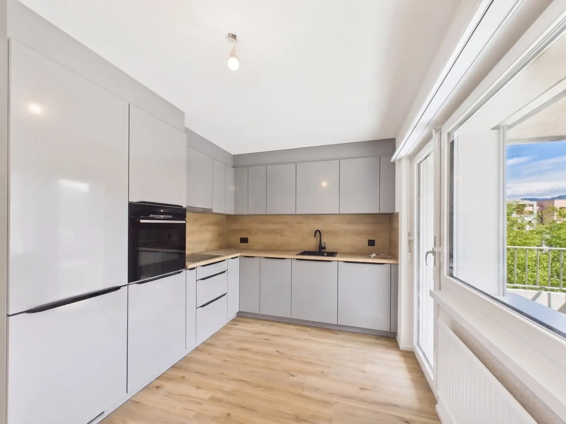 Schönes 3.5-Zimmer-Apartment im modernen Stil komplett renoviert